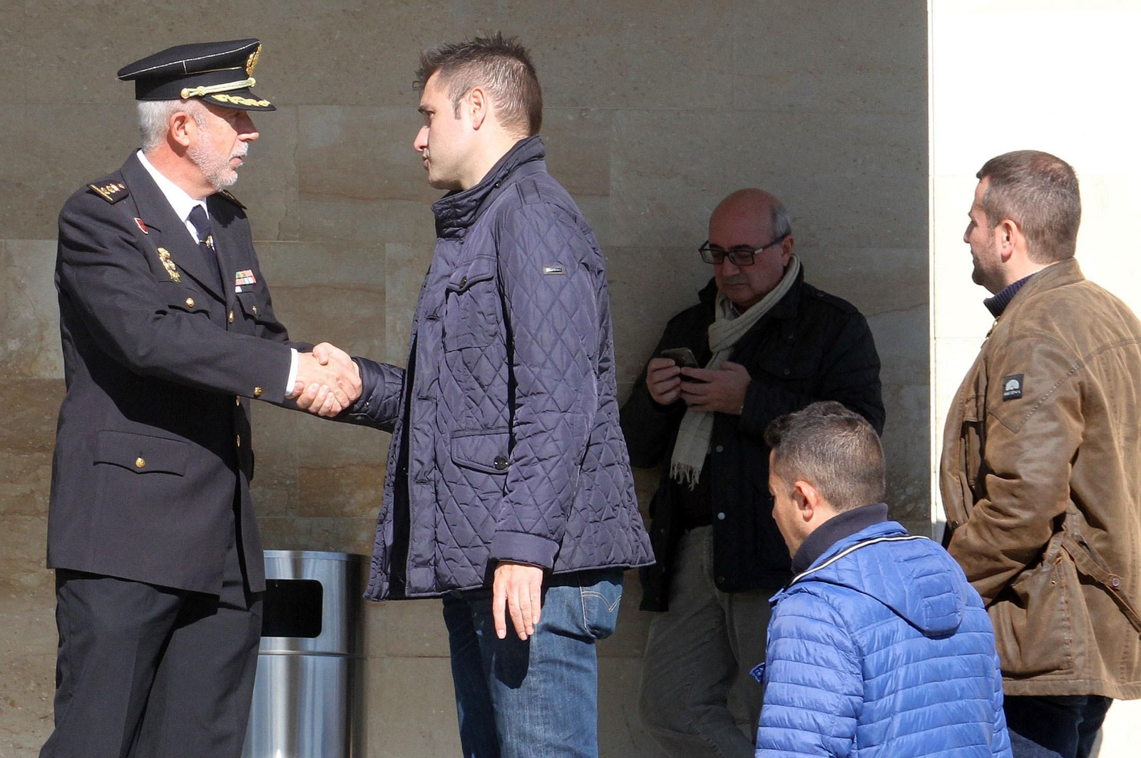 Condolencias a la familia García Palacios durante la mañana en el tanatorio, en imágenes