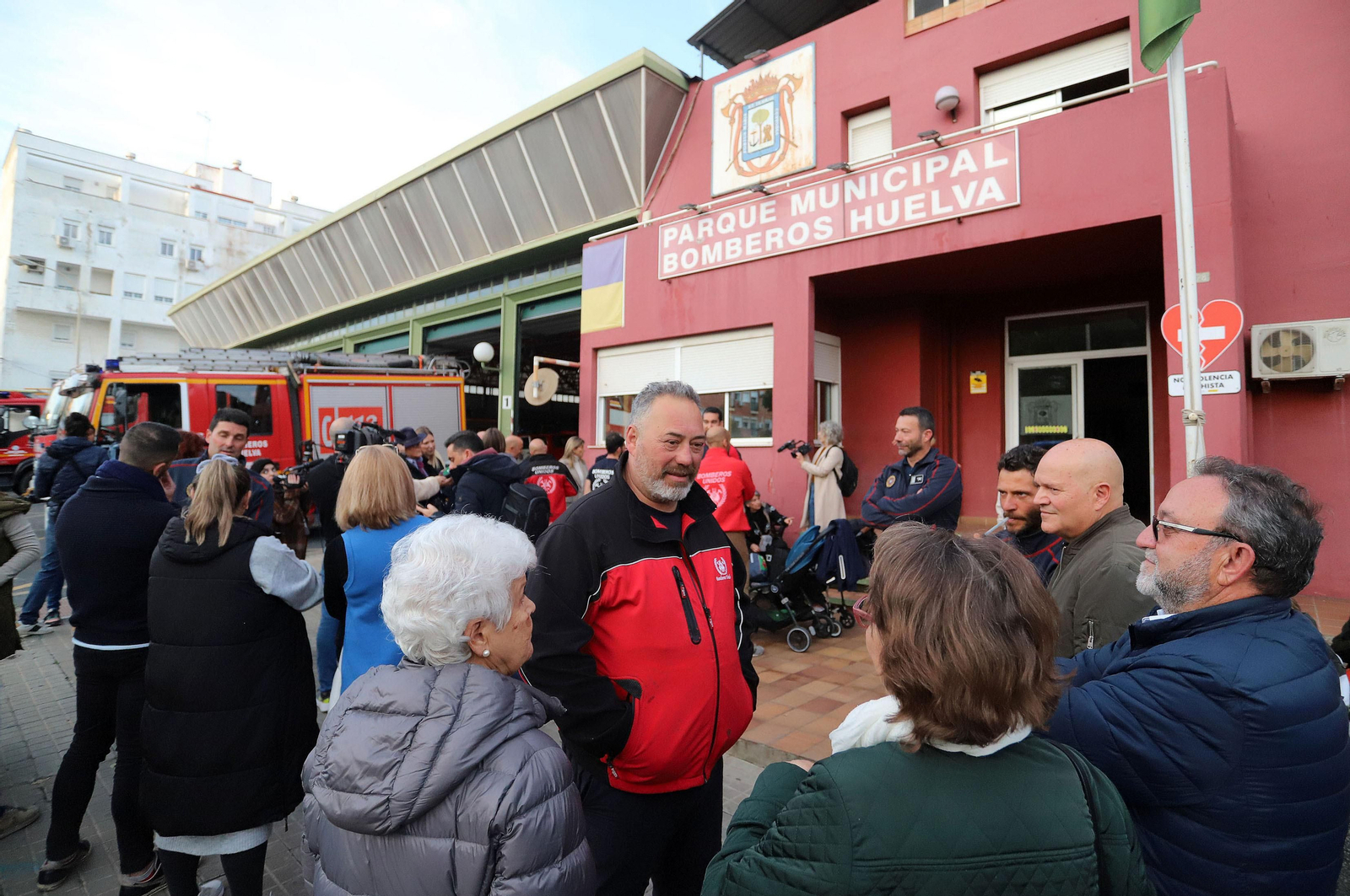 Imágenes del emotivo regreso de los Bomberos de Huelva tras sus labores de rescate en Turquía