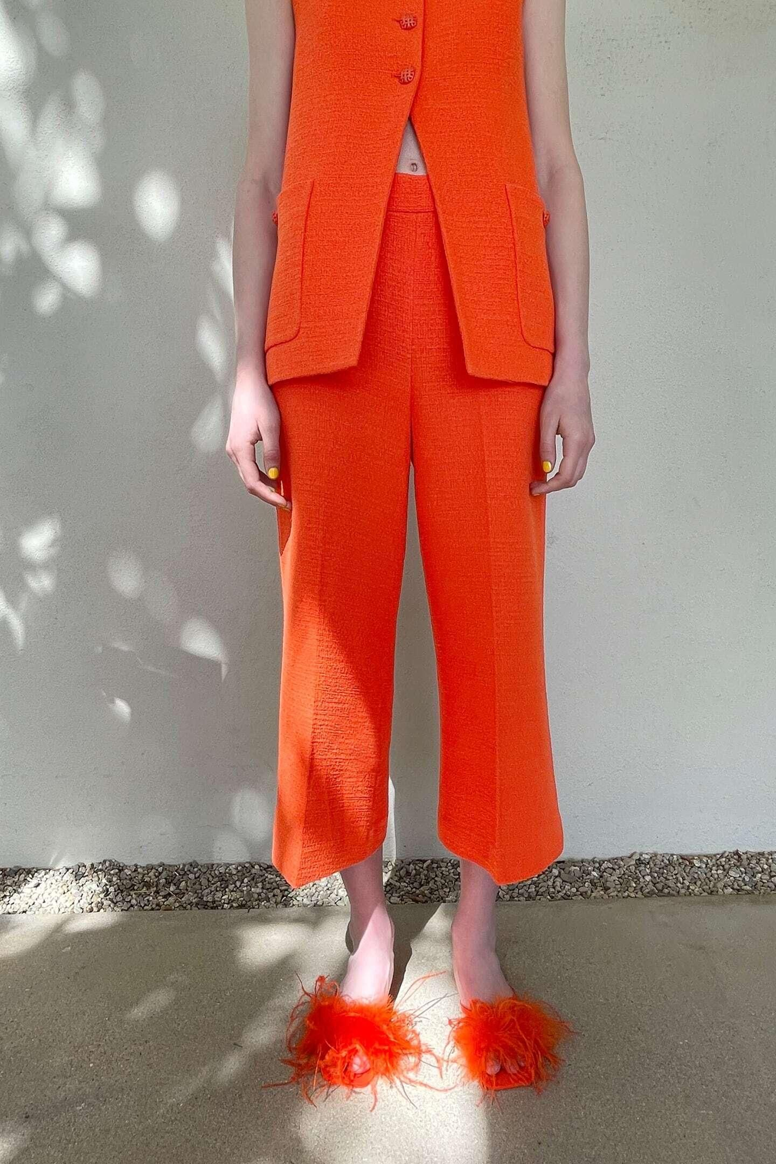 Pantalones naranja cropped de Zara. Pantalones naranja cropped de Zara.