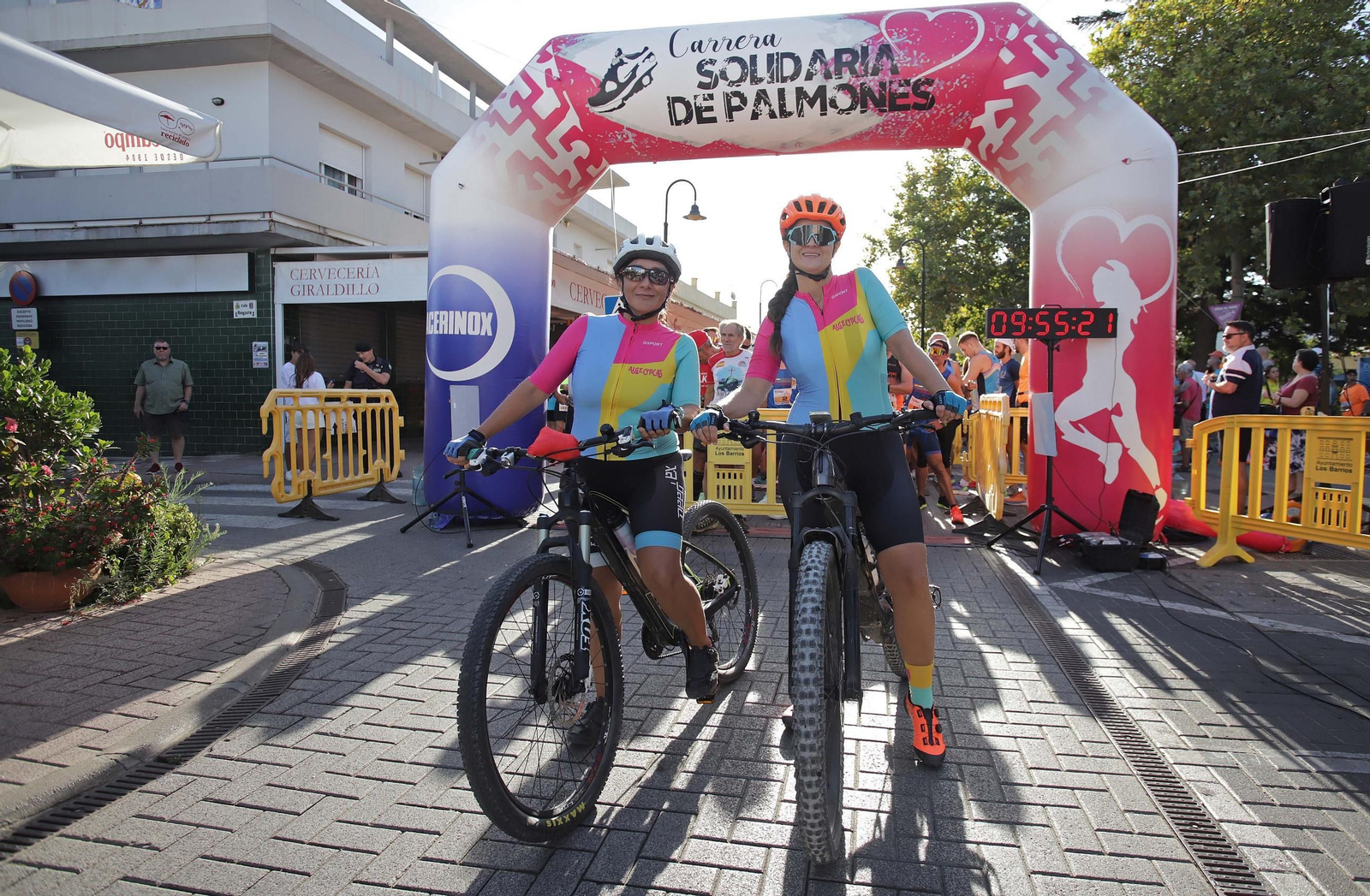 Búscate en las fotos de la VII carrera solidaria Por una Sonrisa en Palmones