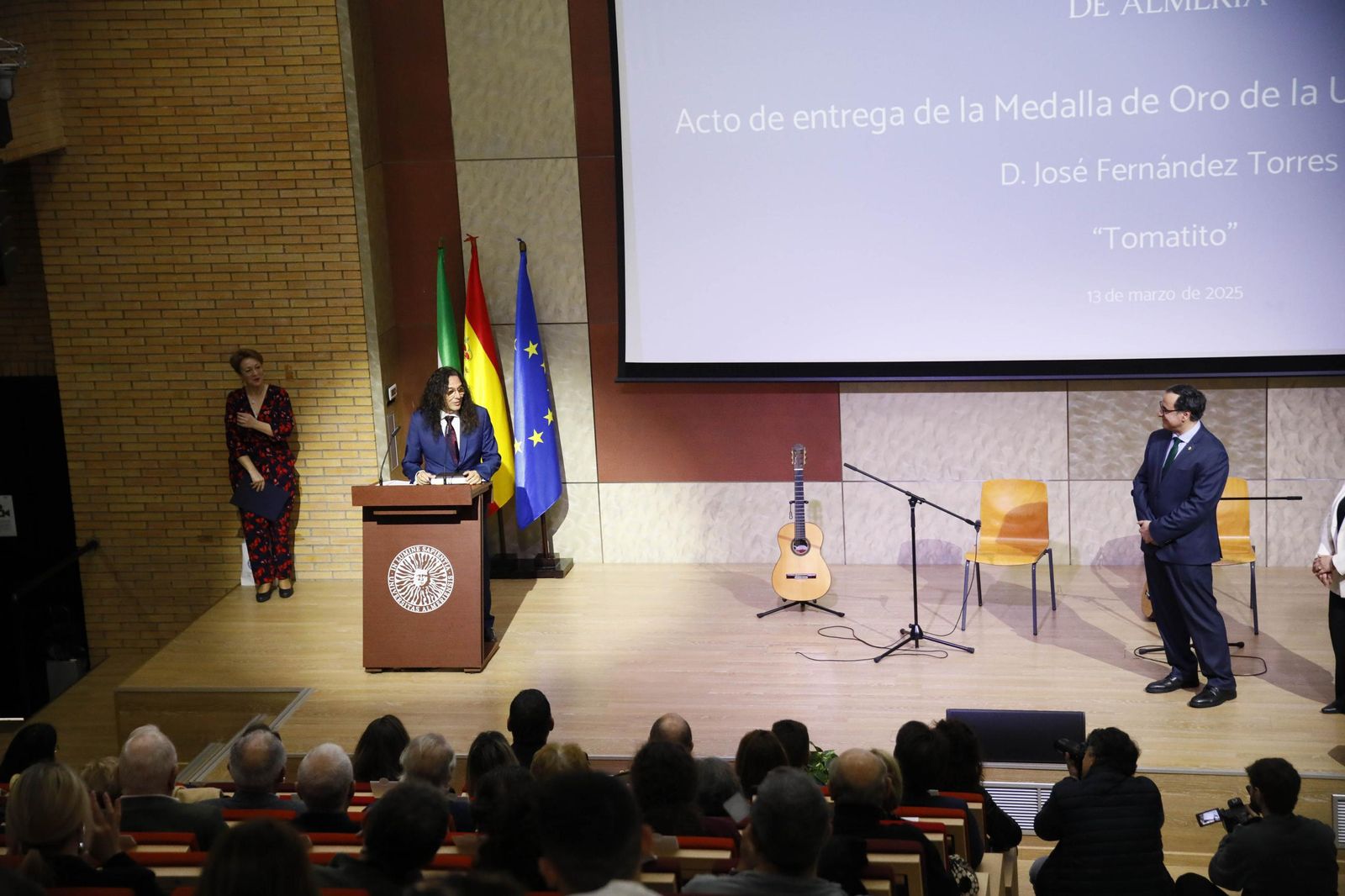 Las imágenes del acto de entrega de la Medalla de Oro a José Fernández Torres Tomatito, en la Universidad de Almería