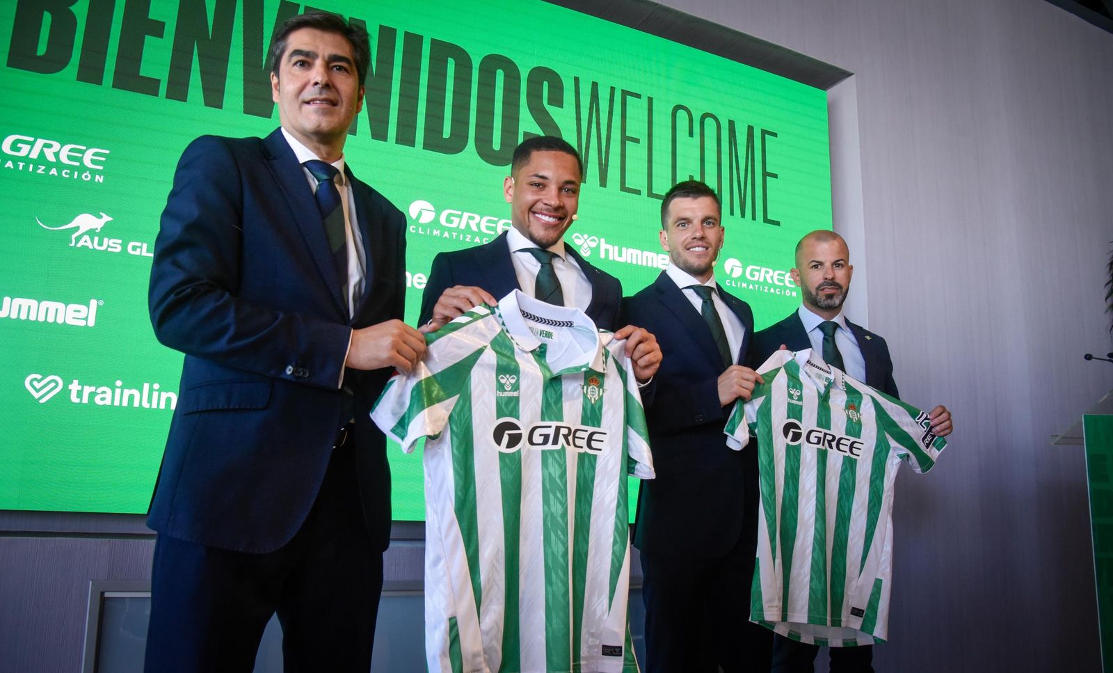 Las imágenes de la presentación de Vitor Roque y Lo Celso