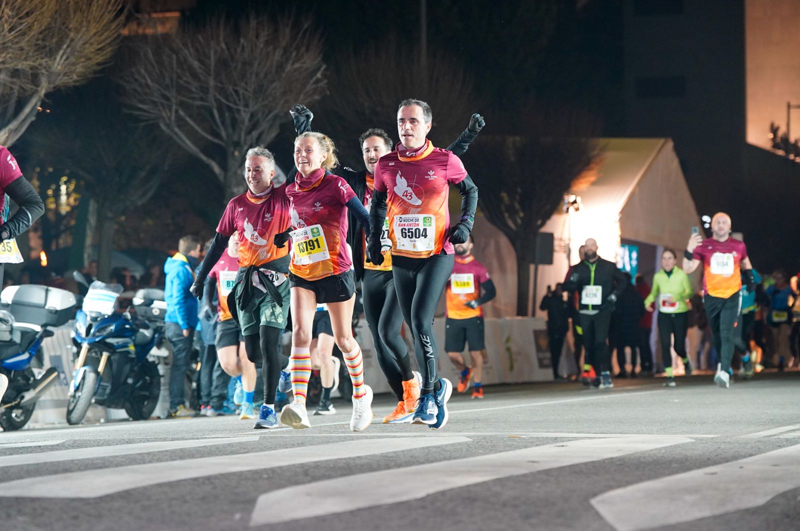 En imágenes: búscate en tu llegada a meta de la Carrera de San Antón 2026 (18)