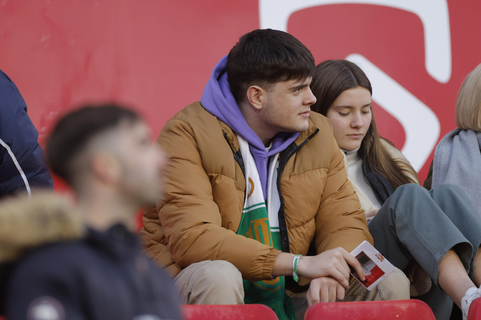 Búscate en las fotos del Sevilla-Elche