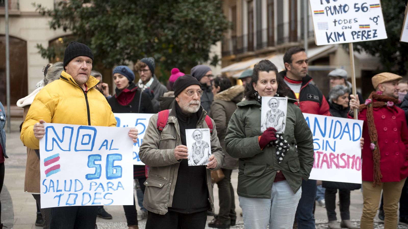 Un grupo de personas se concentró ayer en la Plaza del Carmen en apoyo a Kim Pérez.