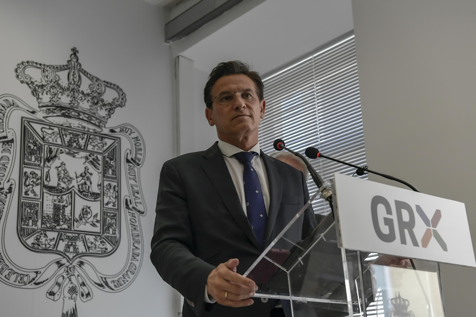 Luis Salvador ante los medios de comunicación