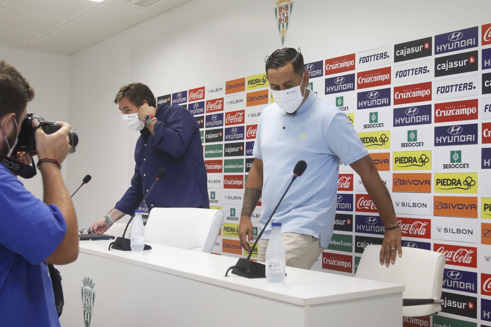 Las fotos de la presentación de Ariel Montenegro como técnico del Córdoba Femenino