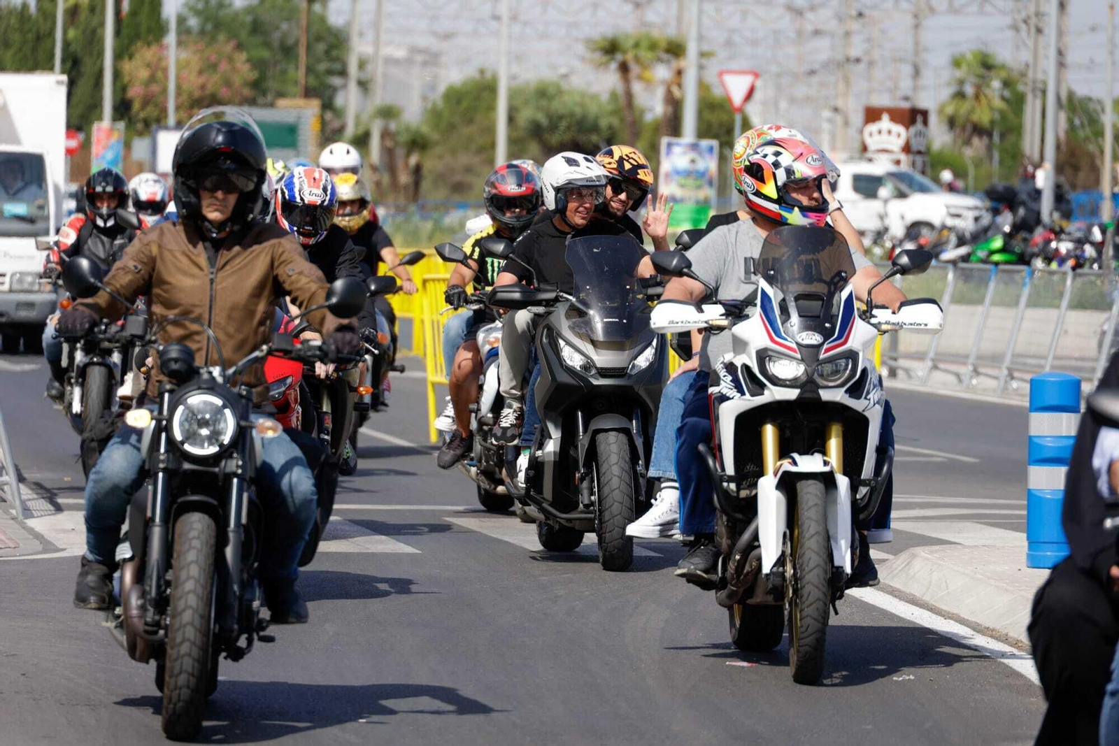 El viernes de motorada en El Puerto, en imágenes