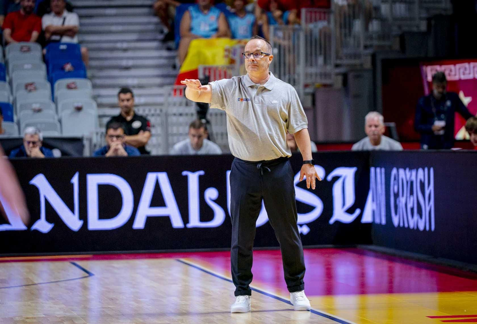 España B-República Checa, en fotos