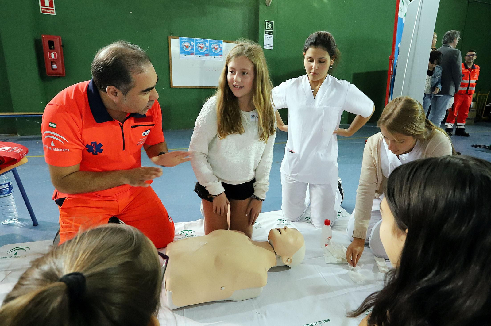 Imágenes de las jornadas de reanimación pulmonar en el IES Alto Conquero