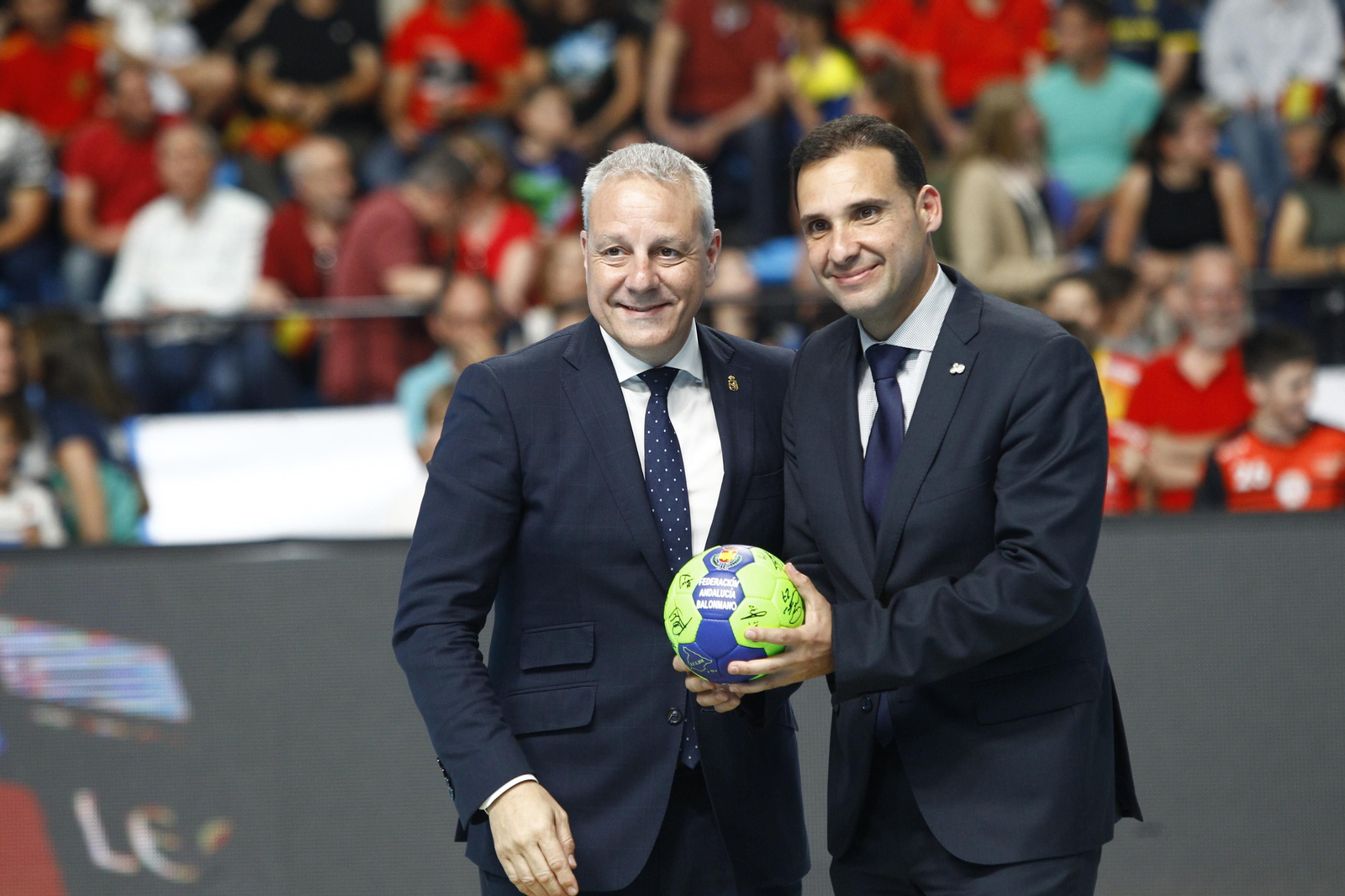 Imágenes del España-Dinamarca de la EHF Euro Cup de balonmano, en Almería