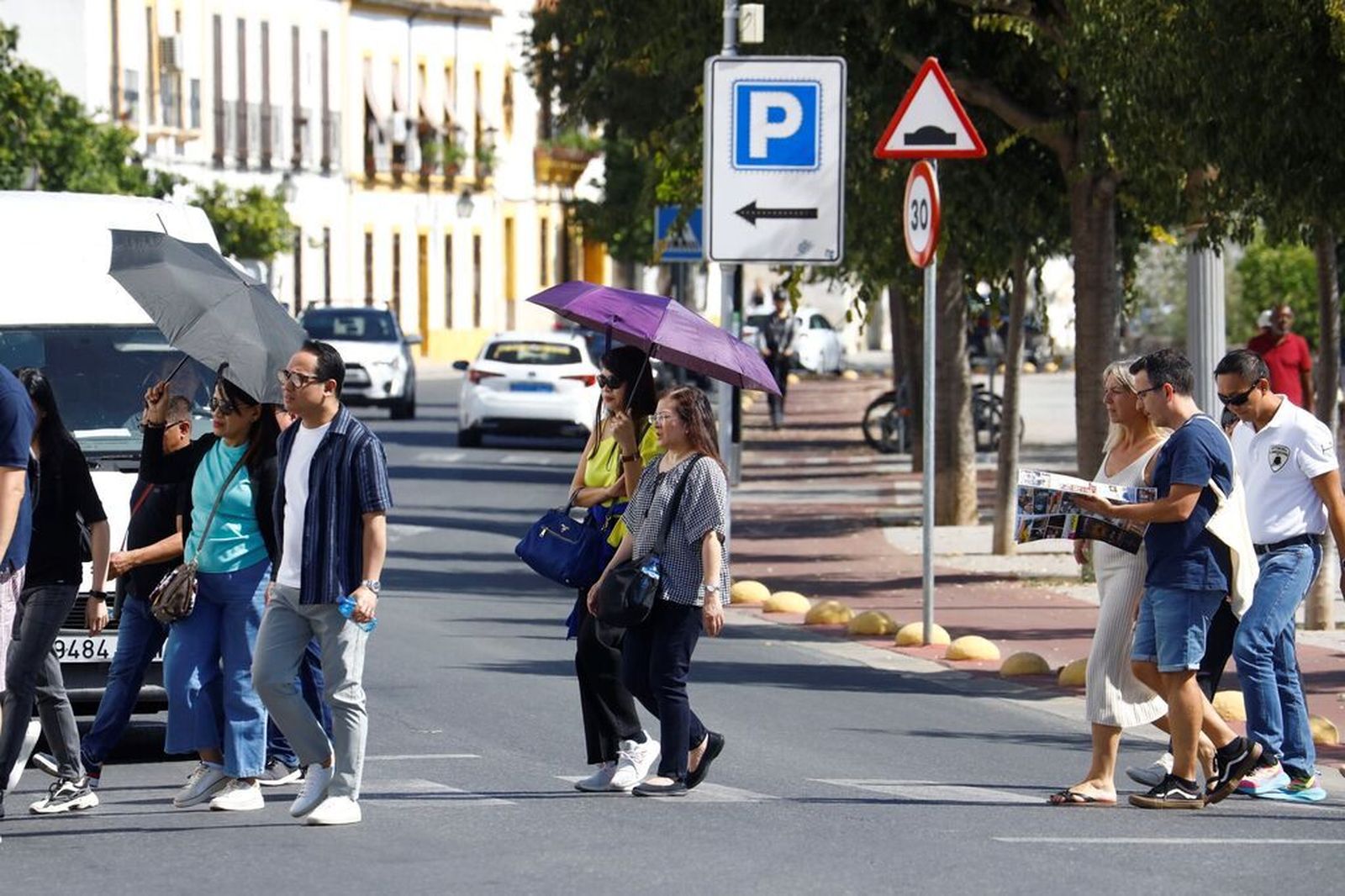 Turistas en la zona de la Ribera.