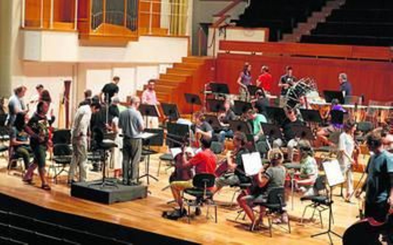 La OCG ha estado ensayando desde hace varios días en el Auditorio Manuel de Falla para ofrecer un gran concierto.