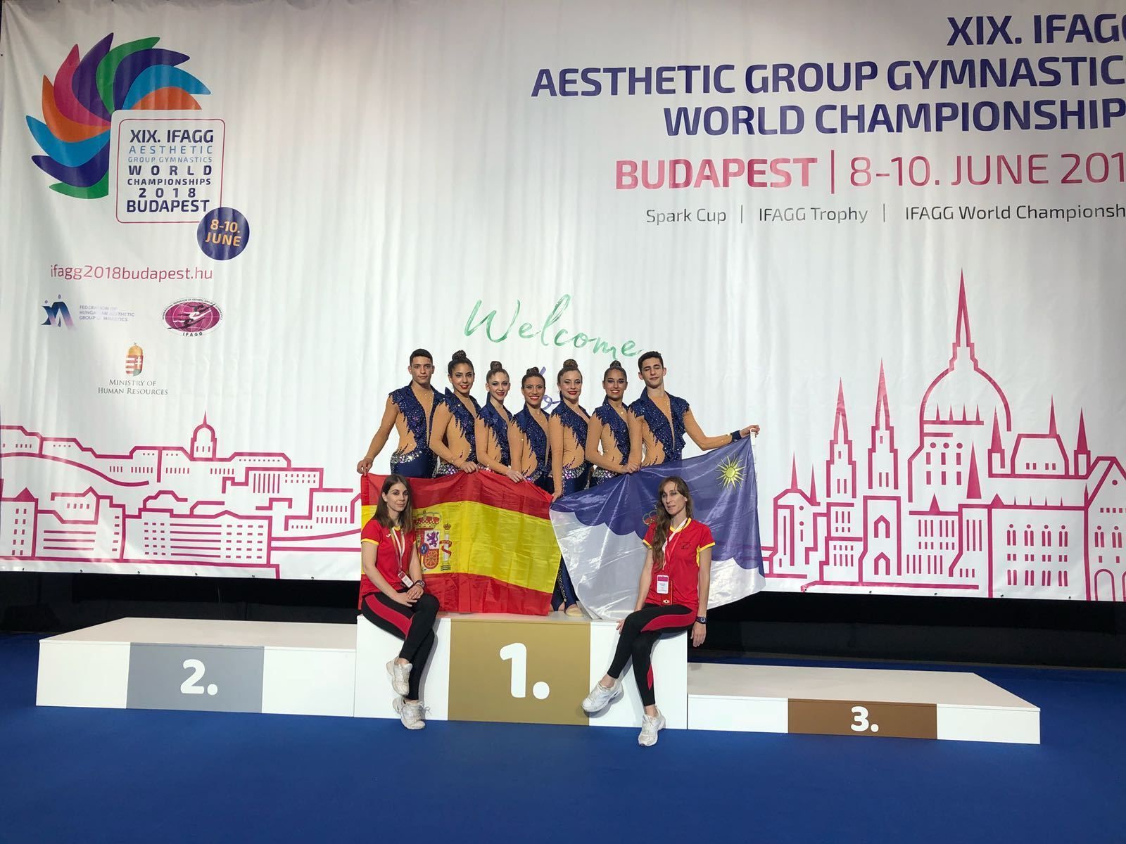 El grupo roquetero, en el podio.