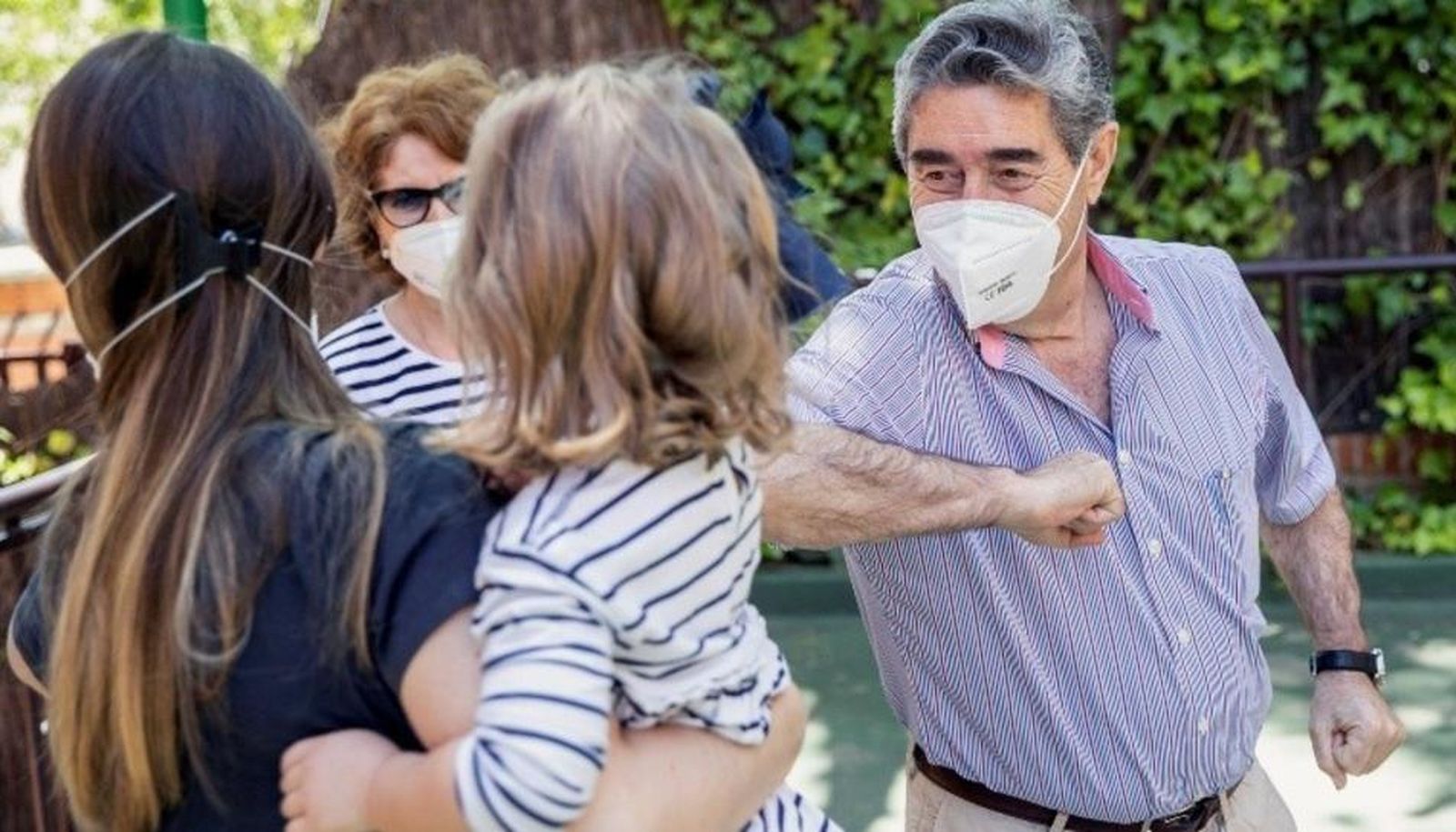 Aquellos a los que se les notifique que son contacto estrecho de un positivo deben permanecer aislados 10 días