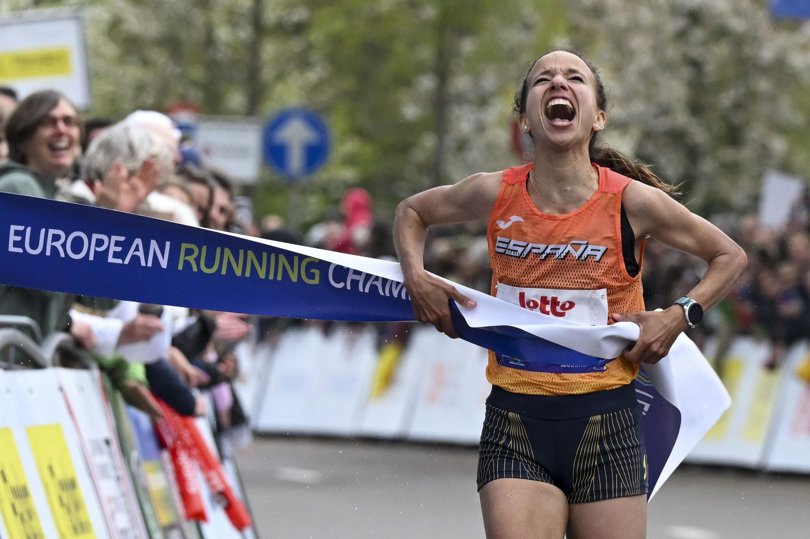 Las mejores fotos del histórico oro de Fátima  Ouhaddou en el Campeonato de Europa de maratón
