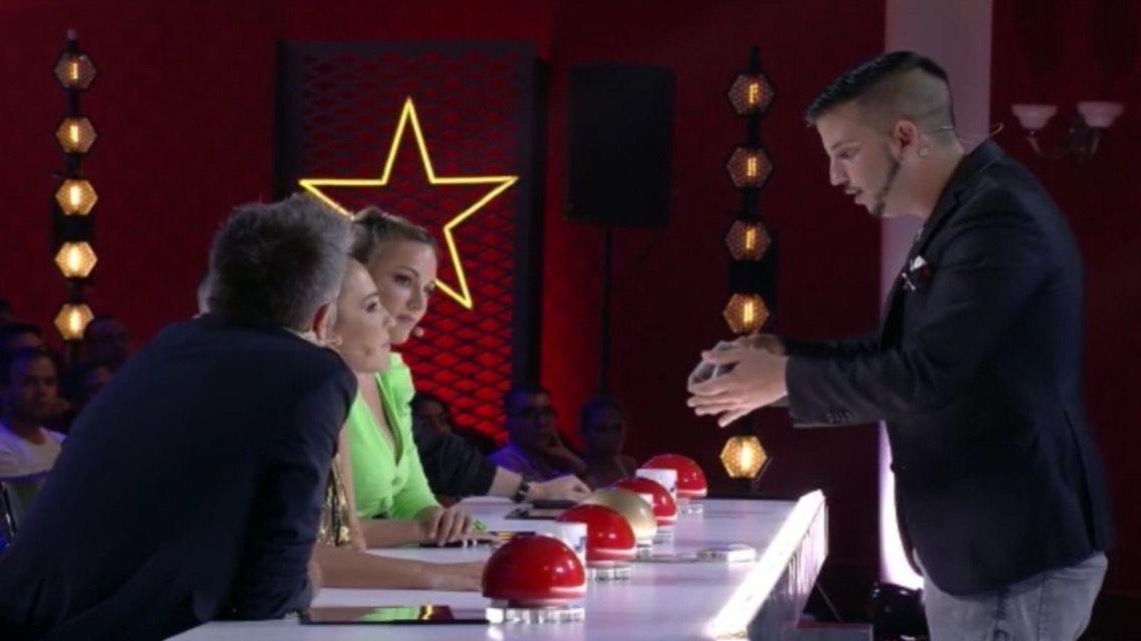 Aroca Magic durante su actuación en el programa, que se emitirá próximamente en Telecinco