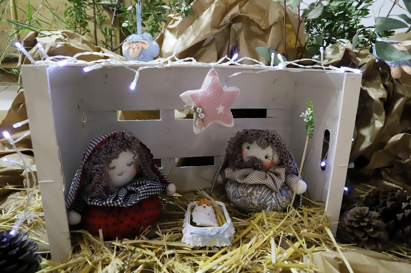 Imágenes del mercado navideño de Cáritas