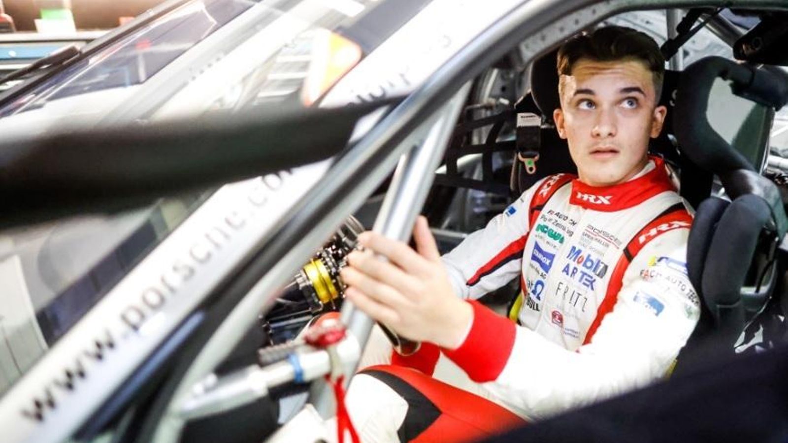 Los pilotos adaptan el asiento del Porsche a su fisonomía.