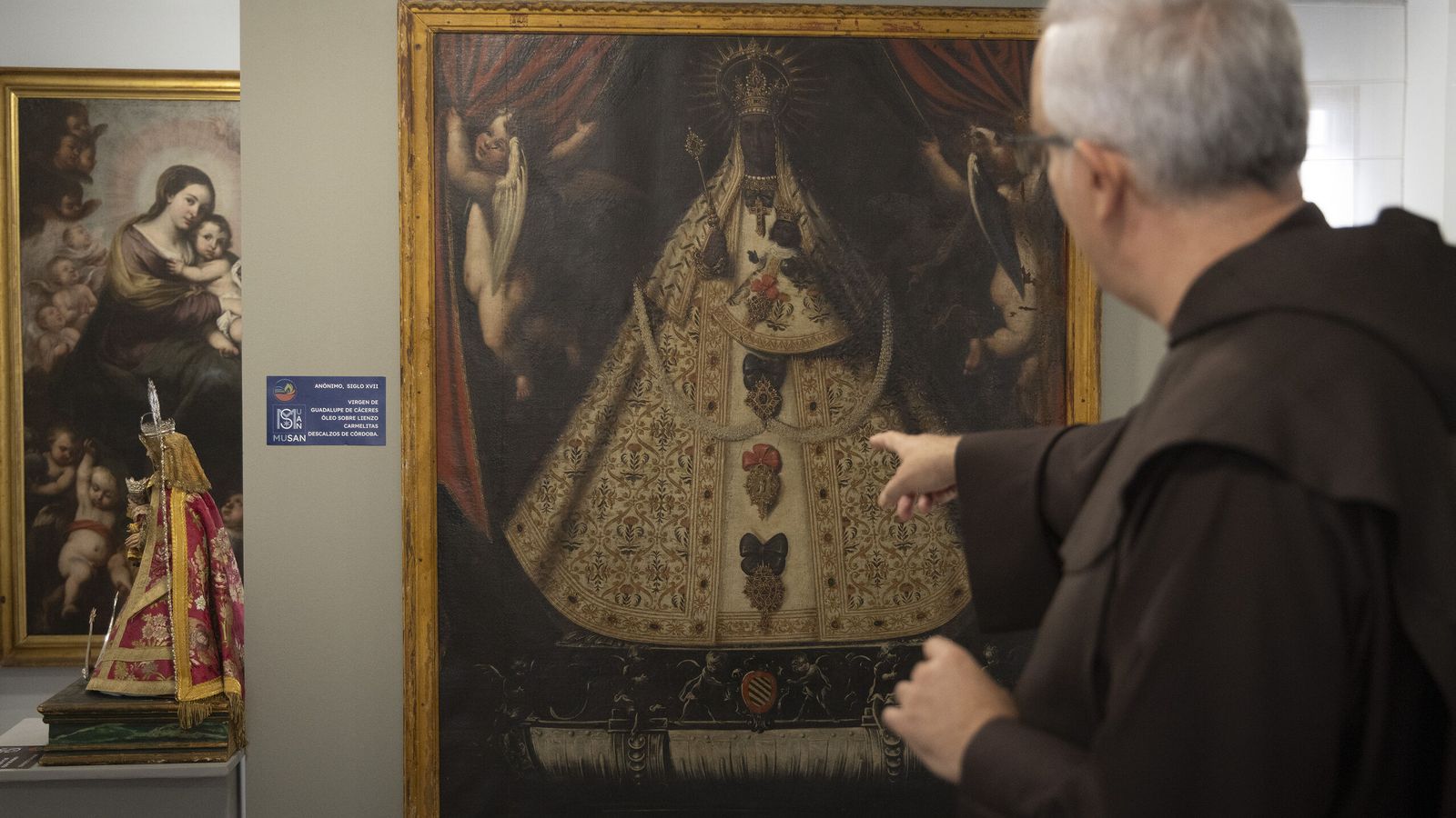 El cuadro de la Virgen de Guadalupe con el conjunto de la infanta Isabel Clara Eugenia.