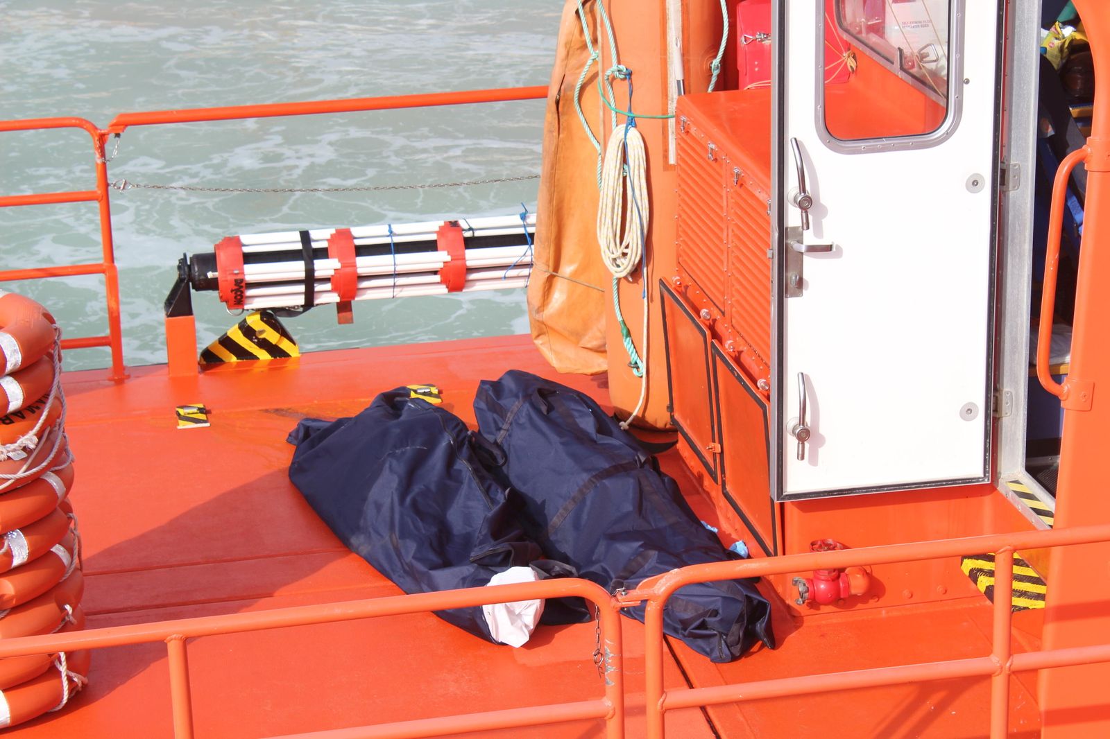 Rescatados dos nuevos cuerpos del naufragio de Trafalgar