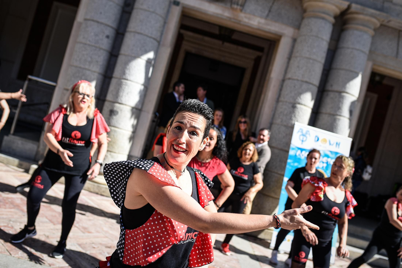 Imágenes de la lectura del manifiesto Día Internacional del Síndrome Down