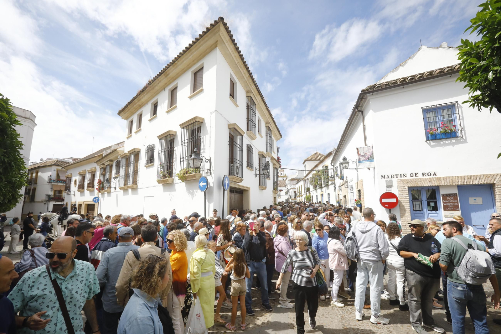 Colas e ilusión en el primer sábado de los Patios de Córdoba, en imágenes