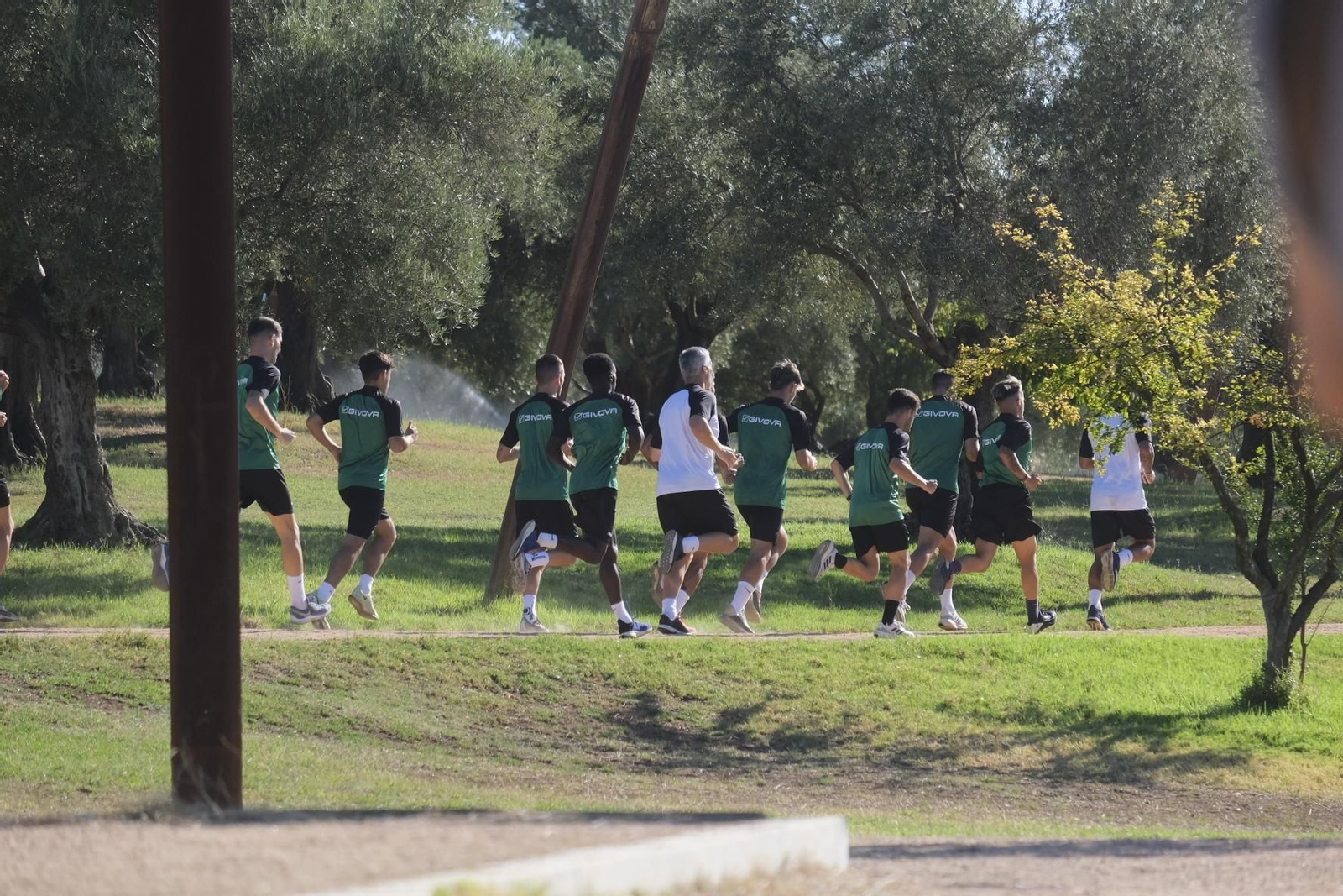 El entrenamiento del Córdoba CF en el parque de la Asomadilla, en imágenes