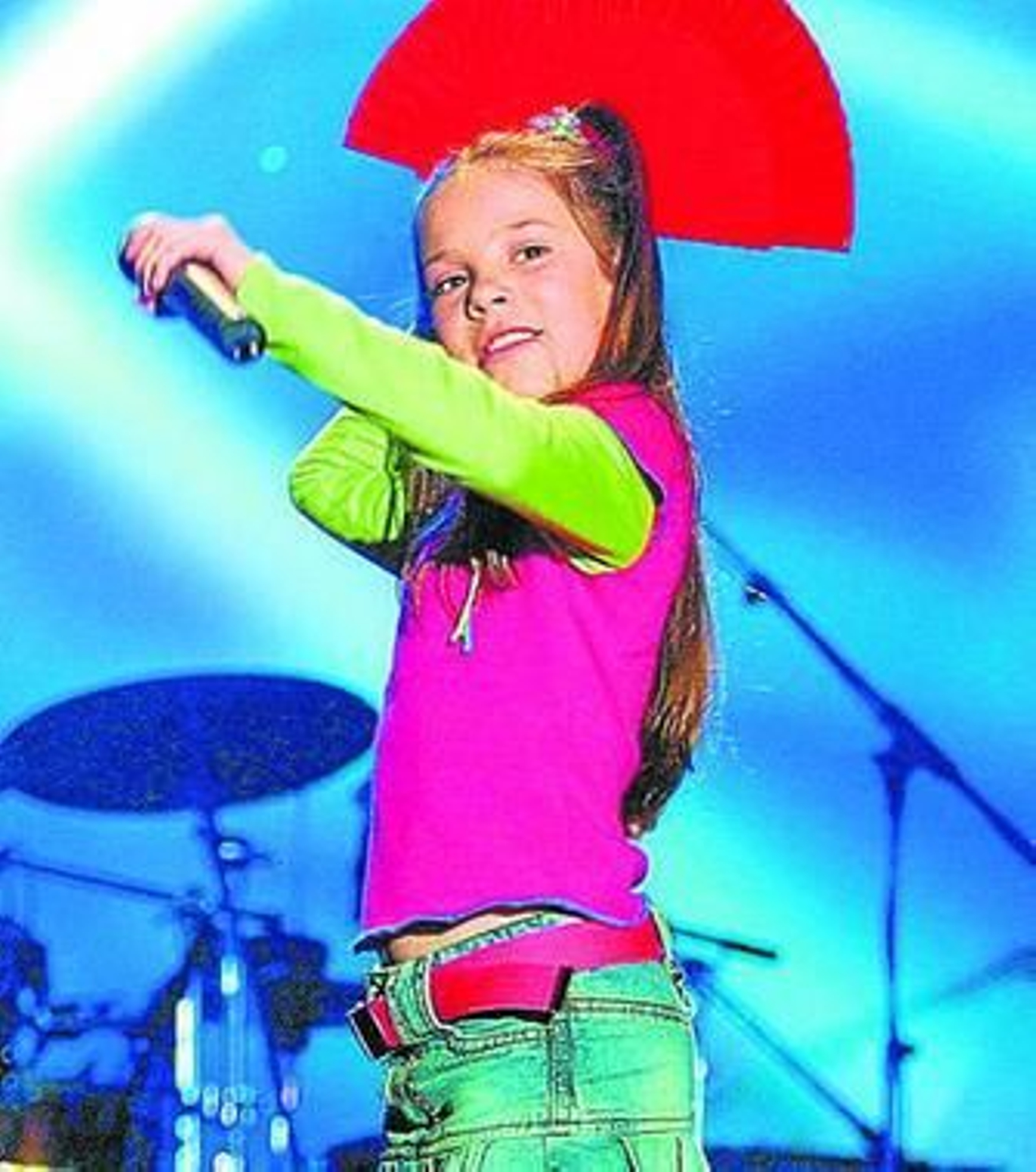 La joven fue la ganadora de Eurojunior en el año 2004.