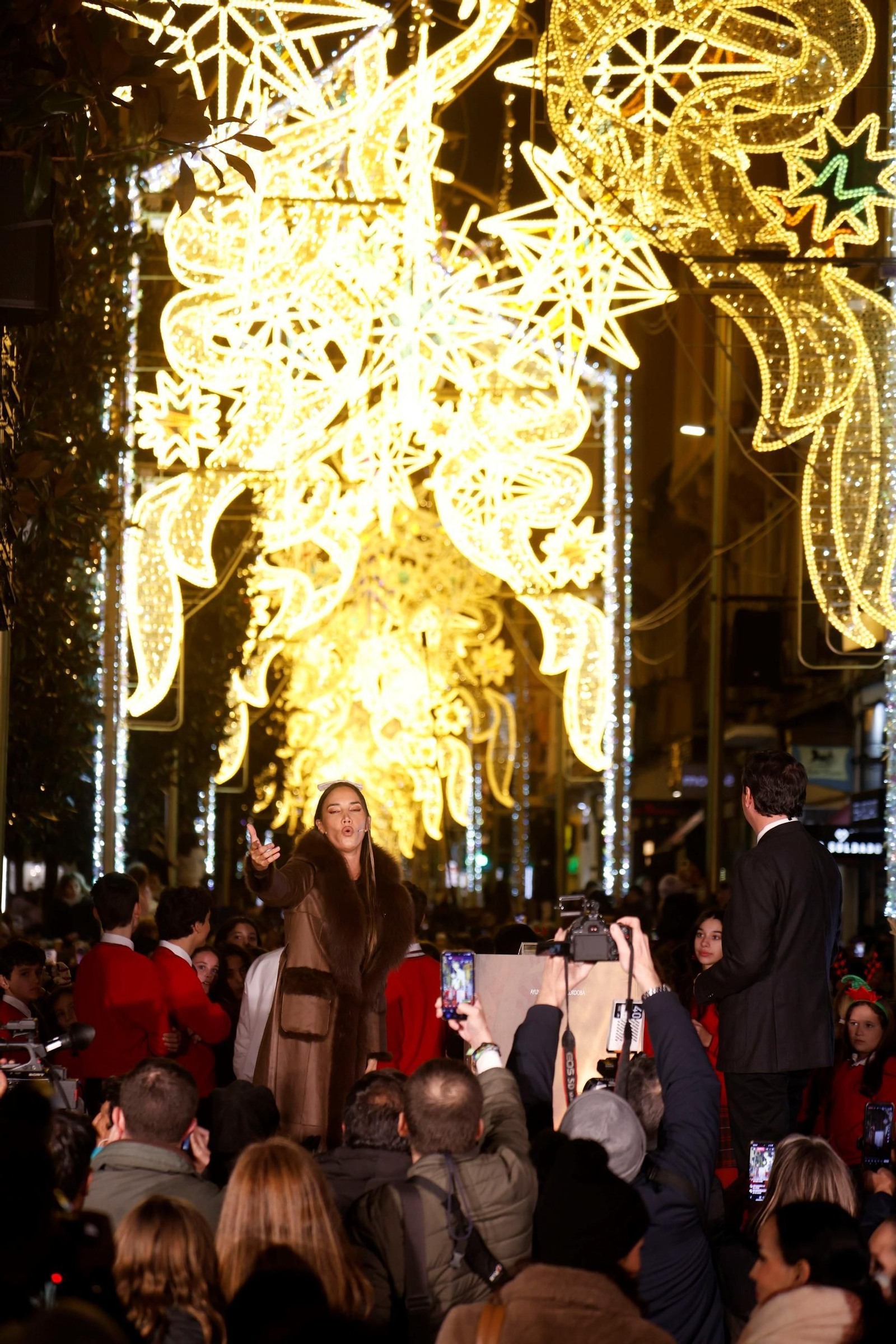 Así ha sido el espectácular encendido de las luces de Navidad de Córdoba