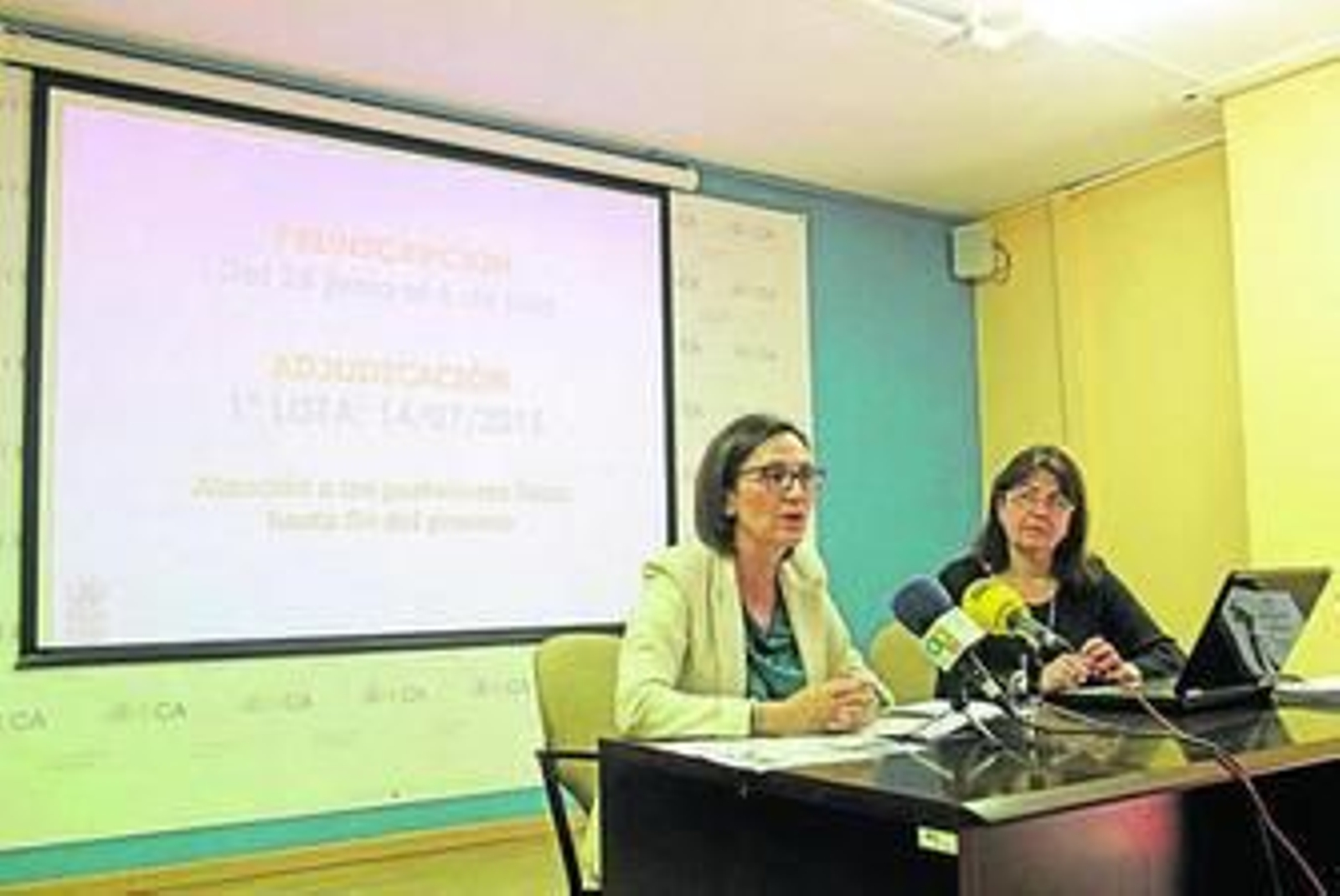 Inmaculada Santiago y Marusa Arias de Molina, ayer en la Politécnica.