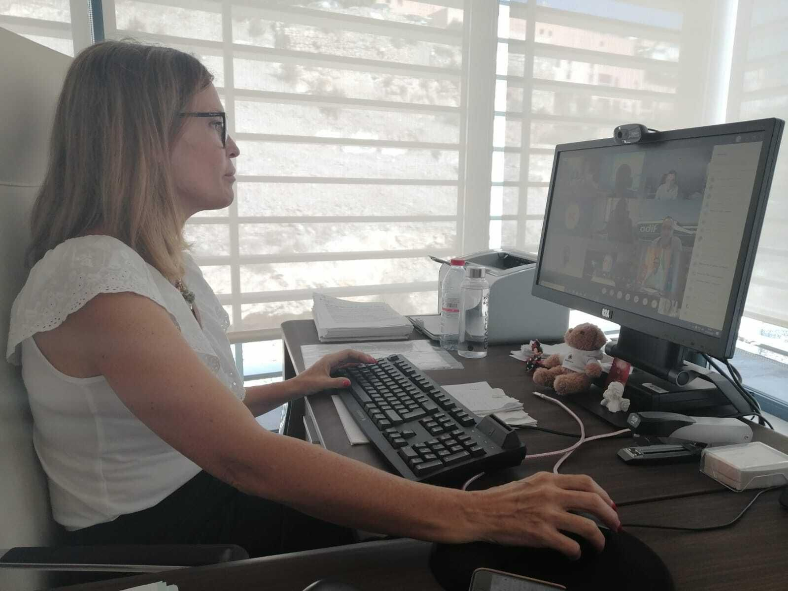 La concejal de Urbanismo durante la reunión telemática de la Comisión Técnica de la Alta Velocidad