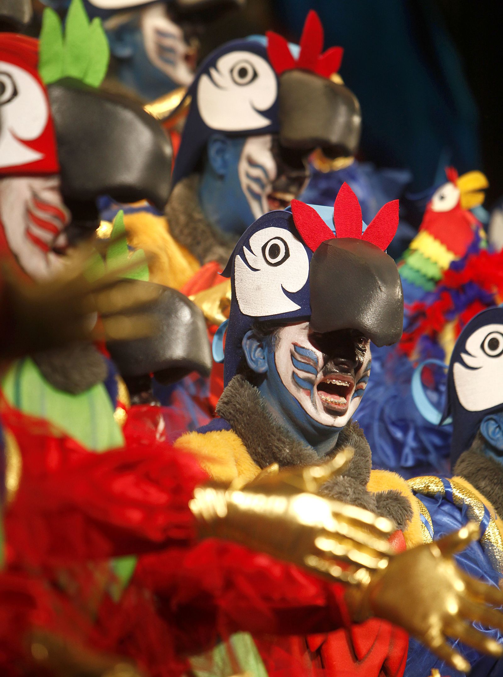 Las imágenes de la décimo sexta función de clasificatorias