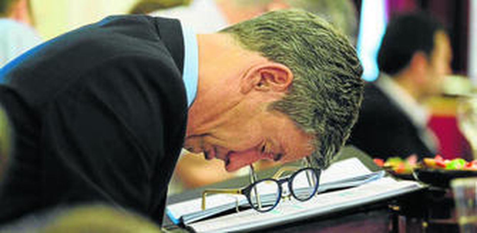 El portavoz de Ciudadanos, Juan Manuel Pérez Dorao, se muestra abatido en un momento de la sesión de ayer.