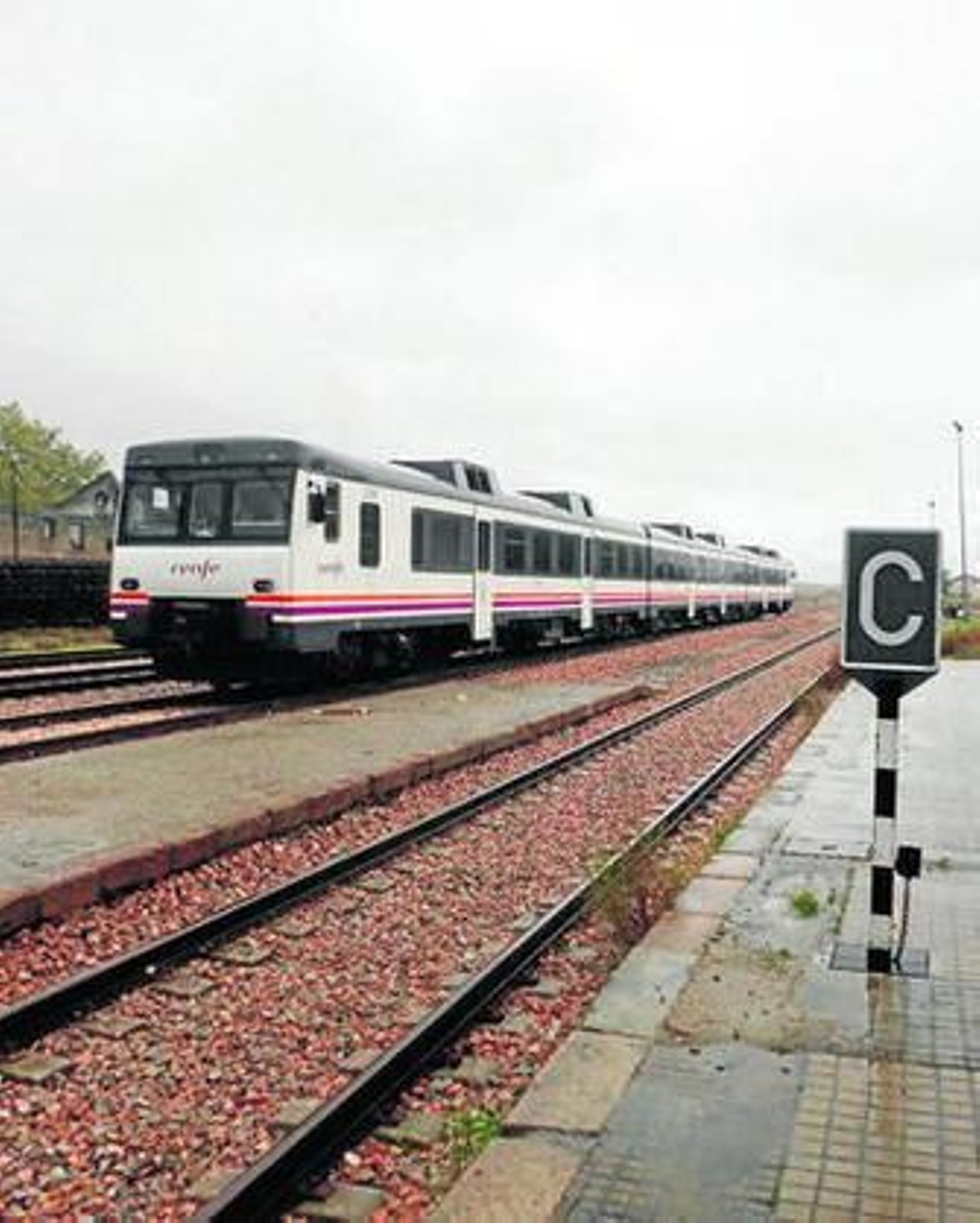El ferrocarrill, a su llegada a Peñarroya-Pueblonuevo.