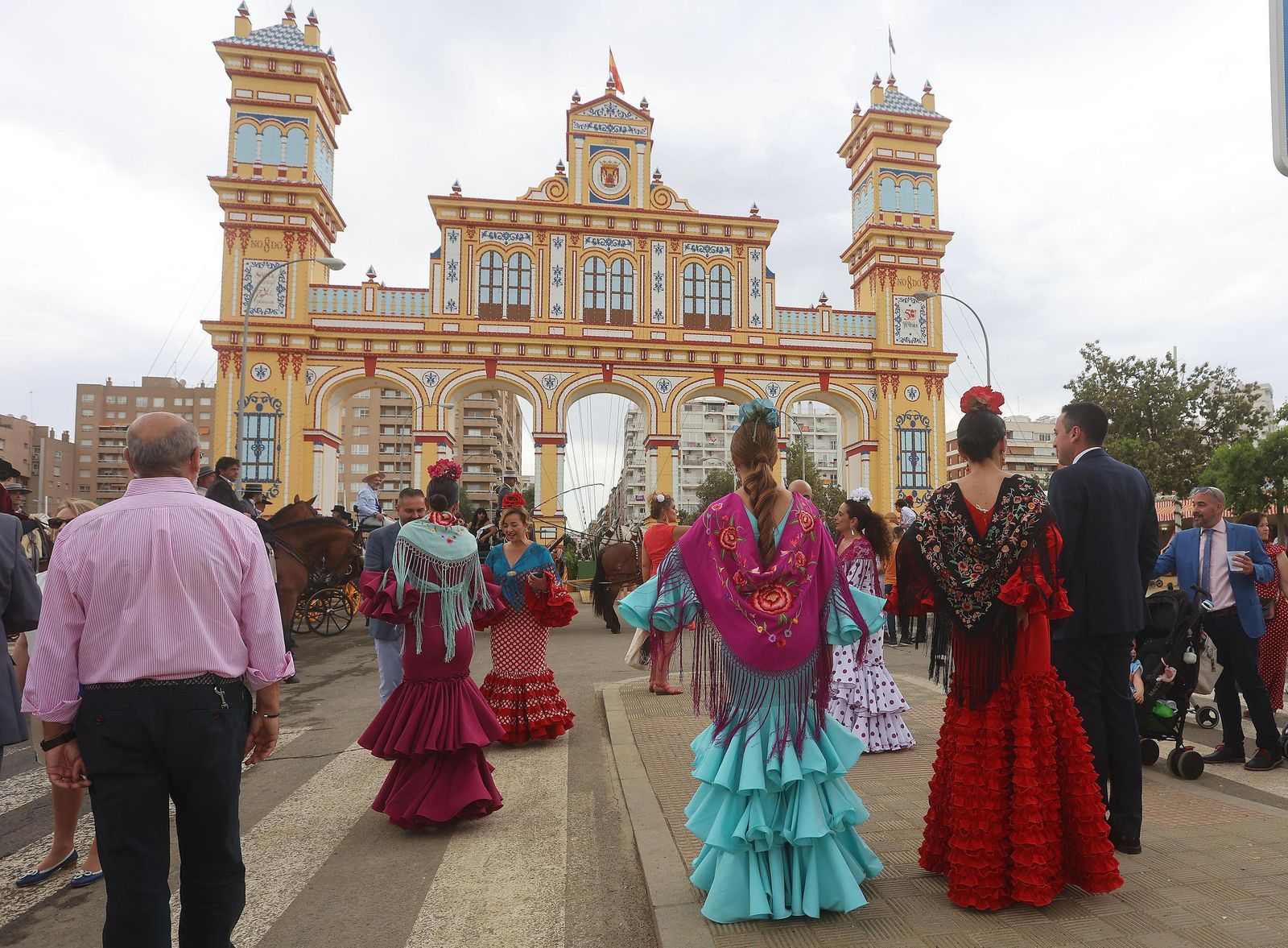 La campaña de firmas para volver al Lunes del Pescaíto en la Feria de Sevilla se reactiva en internet