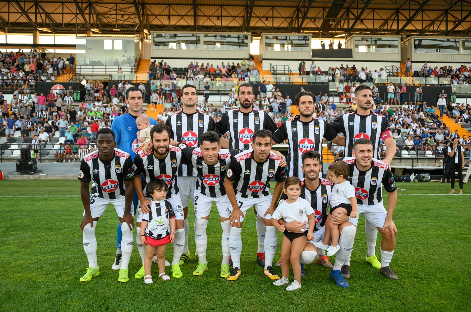 El once del Badajoz en su primer partido como local.