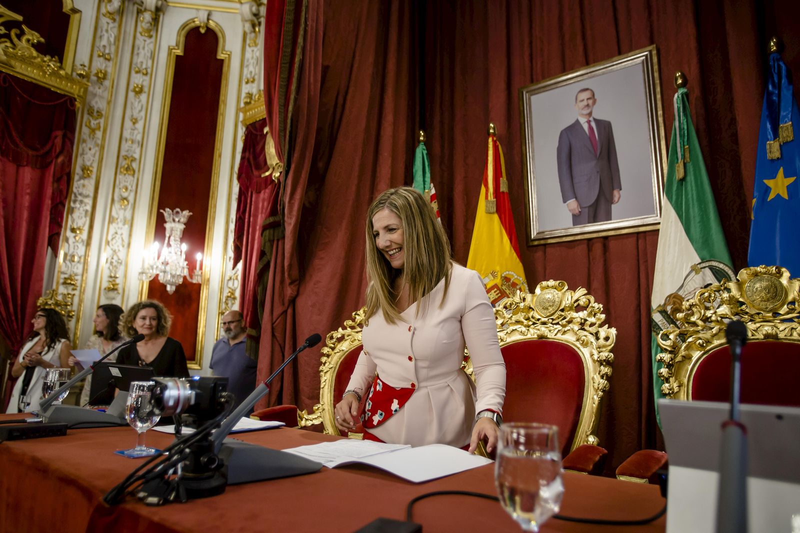 Las imágenes del relevo en la presidencia de la Diputación de Cádiz