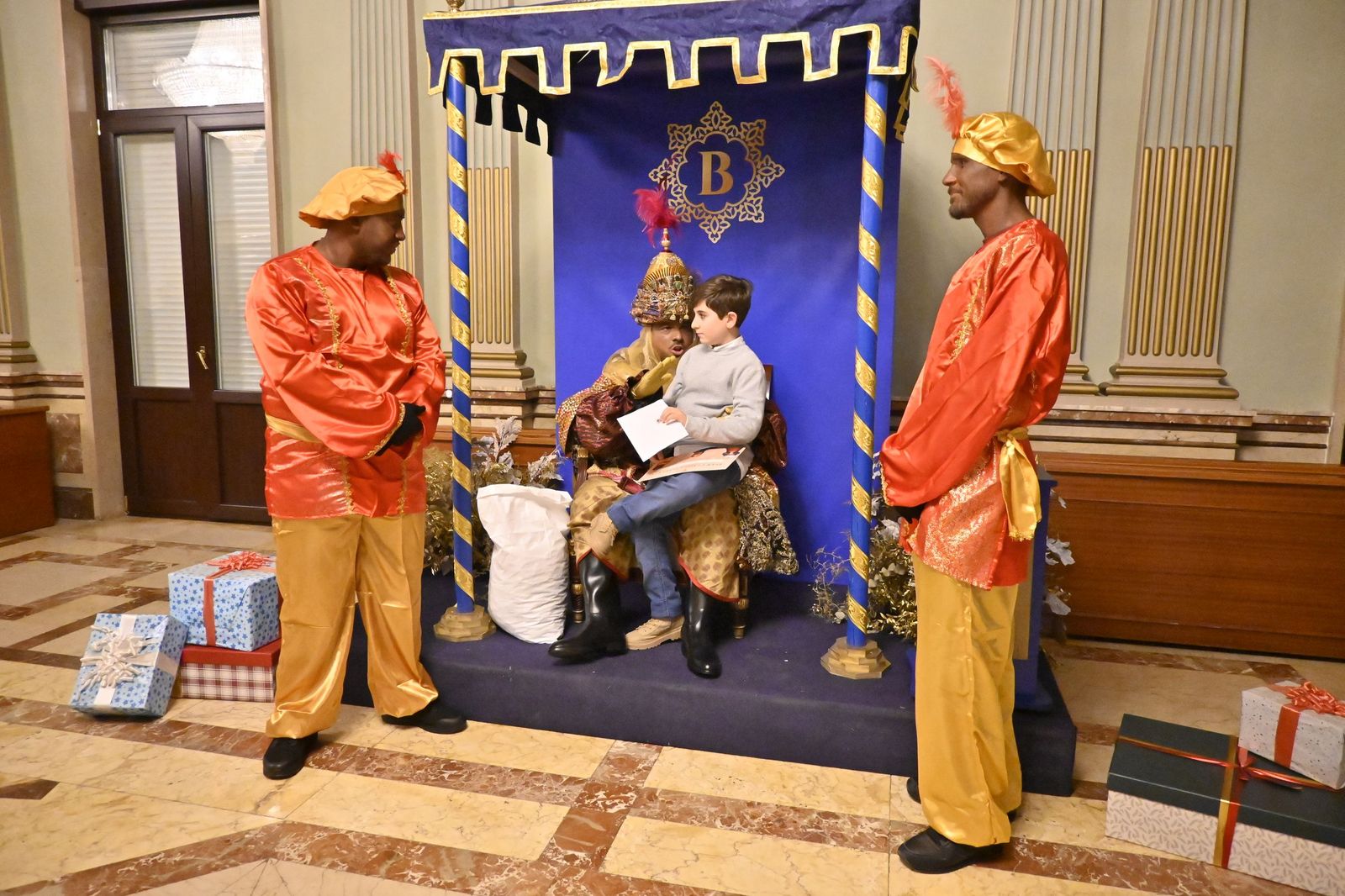 Las fotografías de la entrega de cartas a los Reyes Magos en Huelva