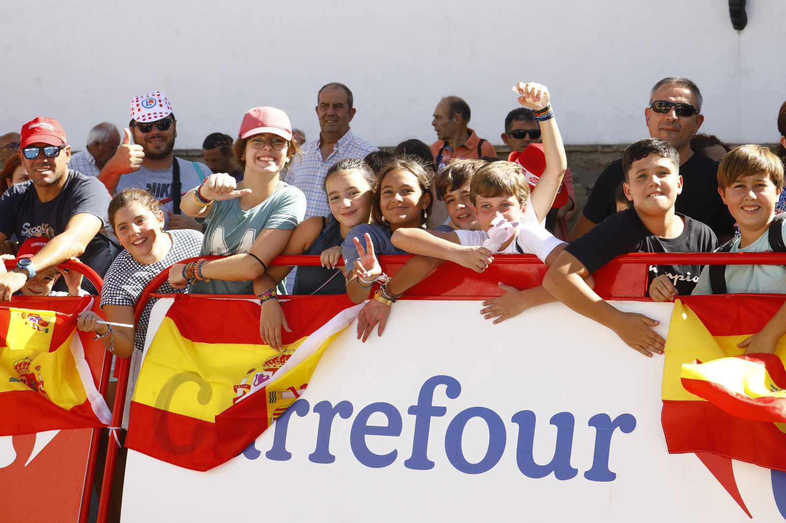 El ambiente en Montilla tras la llegada de La Vuelta, en imágenes