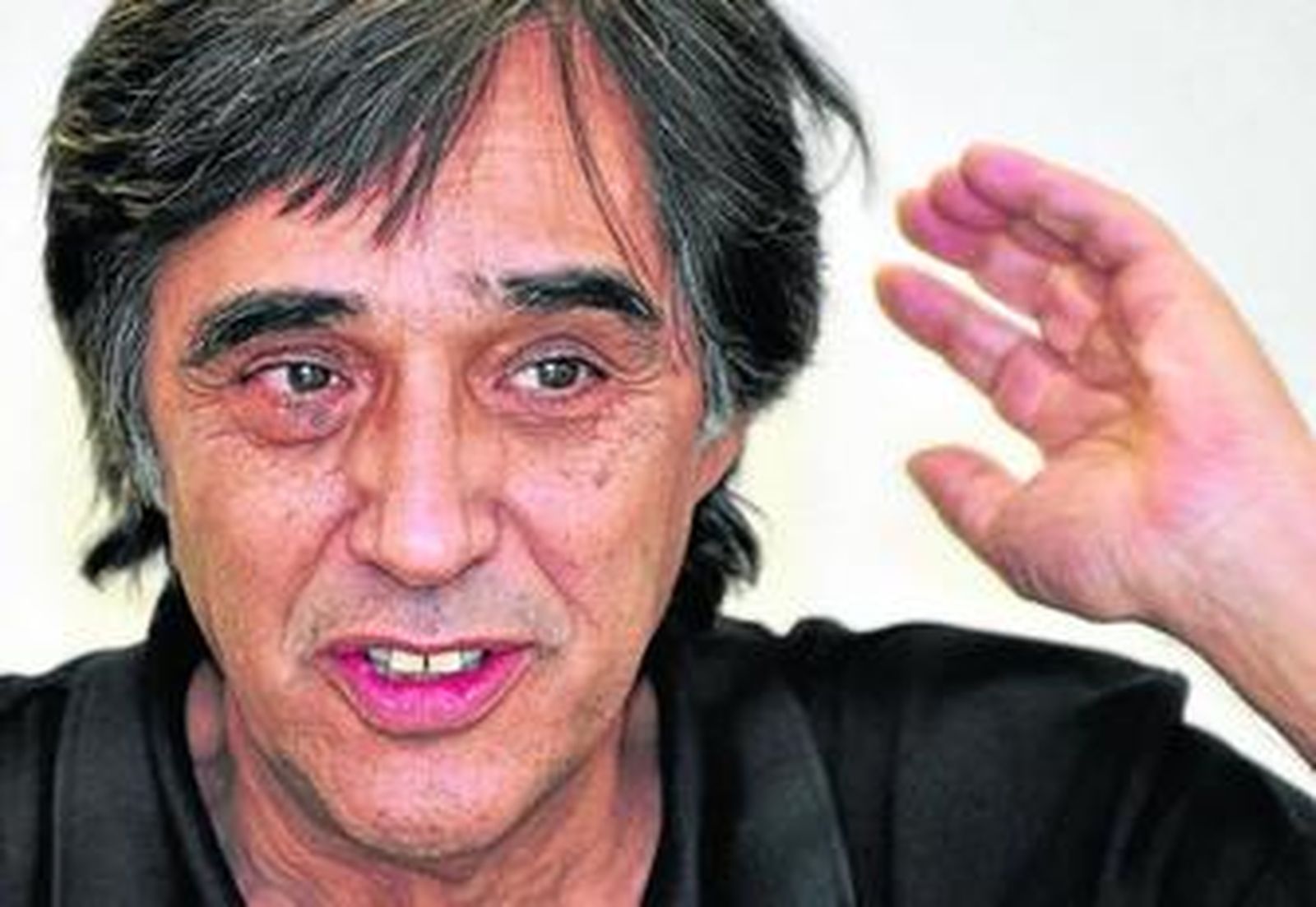 El cineasta Agustín Díaz Yanes, ahora también escritor.