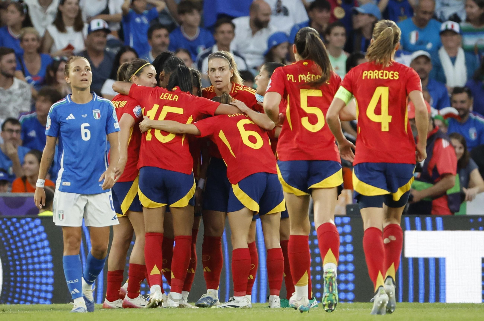 Las fotos del Italia - España de la Eurocopa femenina
