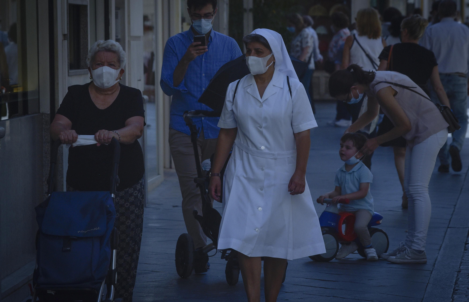 Los diferentes tipos de mascarillas: una tendencia de moda obligada