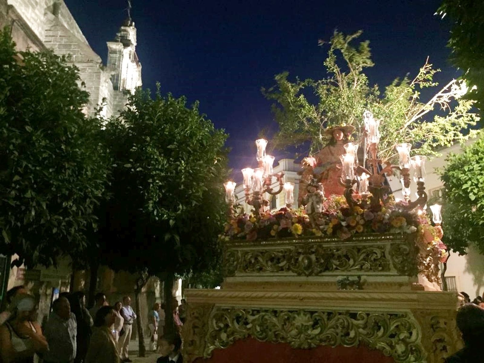 La Divina Pastora de las Almas a su paso por San Marcos.