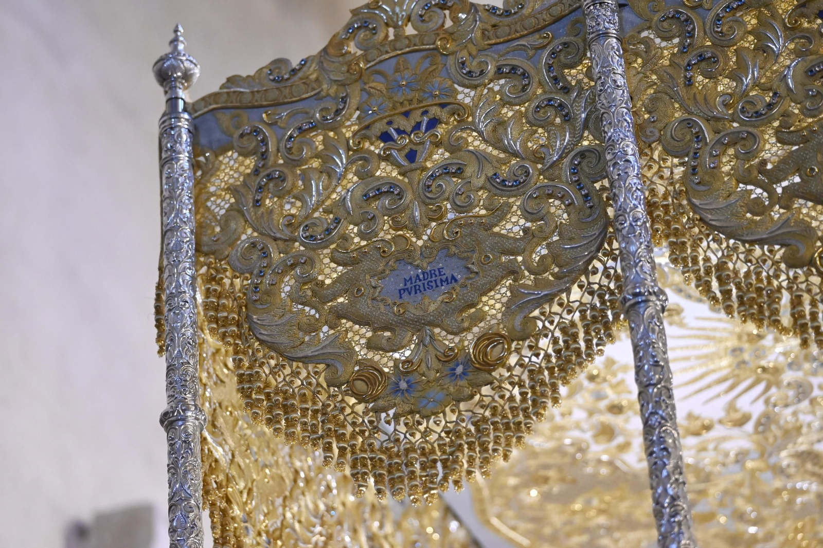 Las mejores imágenes del nuevo palio de la Virgen de la Alegría de Córdoba