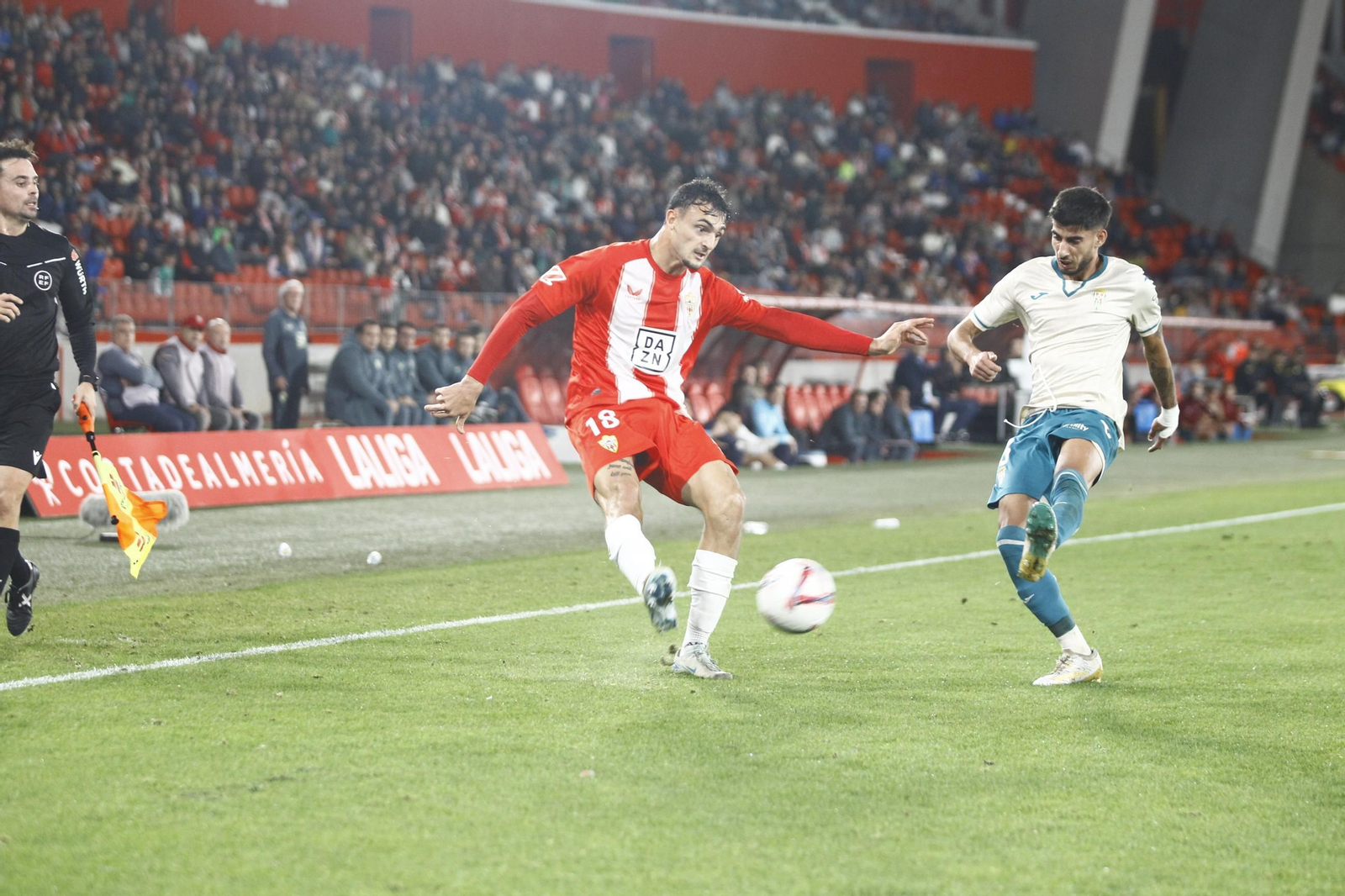 Las mejores imágenes del partido de fútbol U.D. Almería-Córdoba C.F.