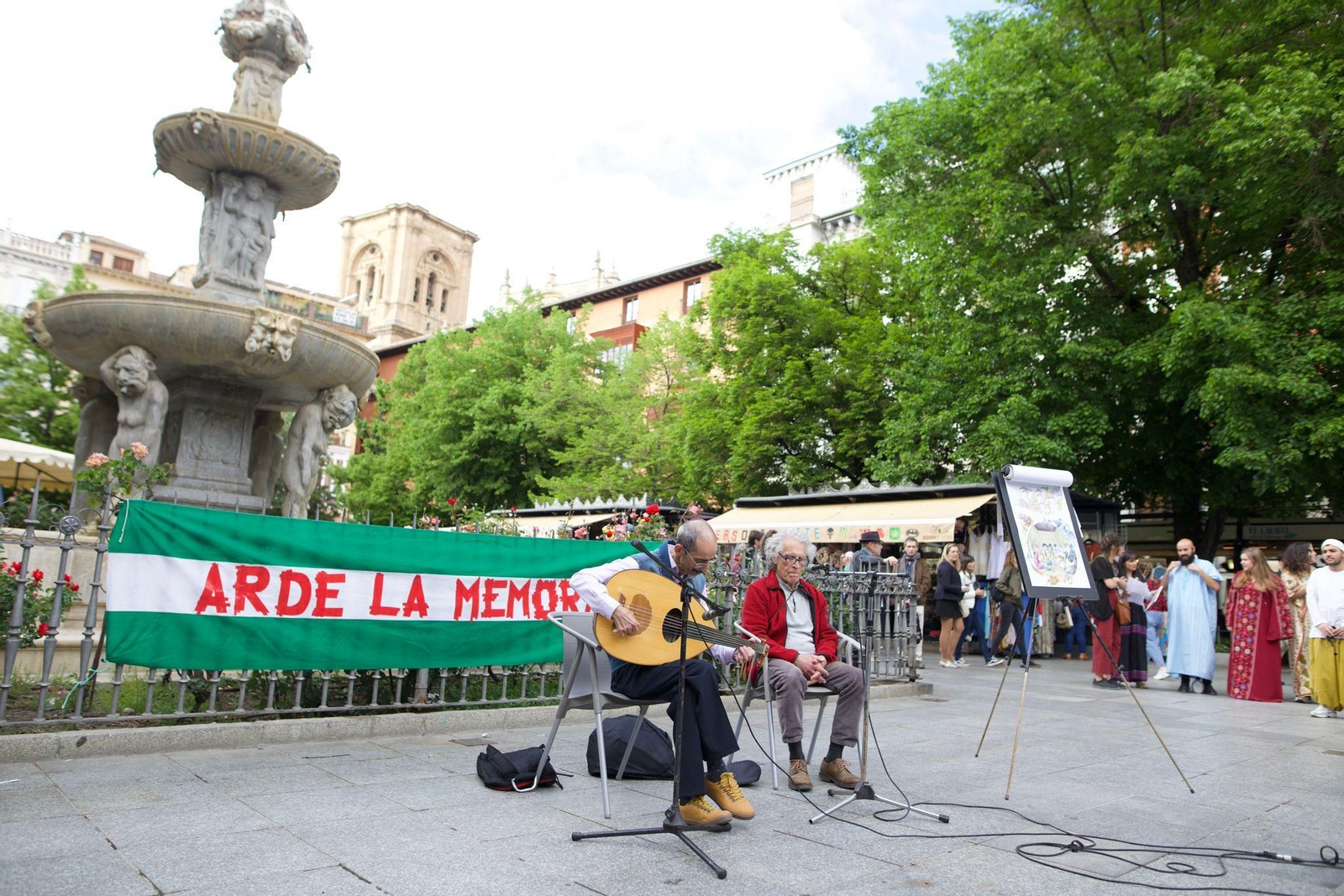 Fotos: así está siendo la tarde en La Noche en Blanco de Granada
