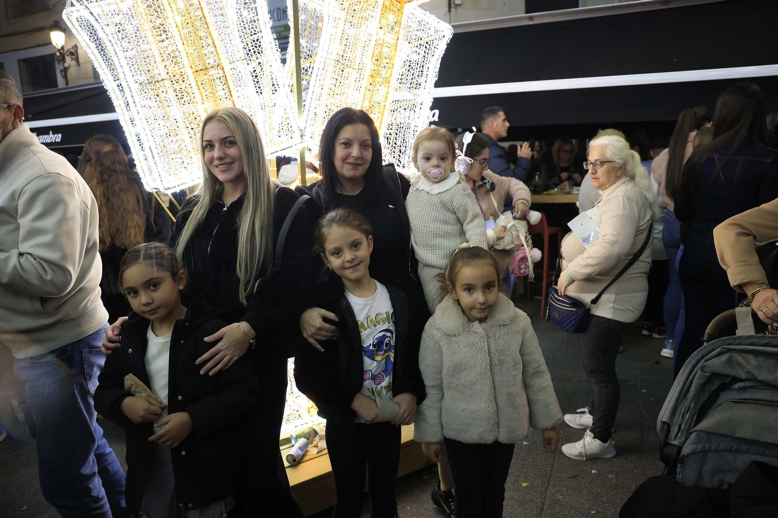 Fotos del encendido del alumbrado navideño en La Línea