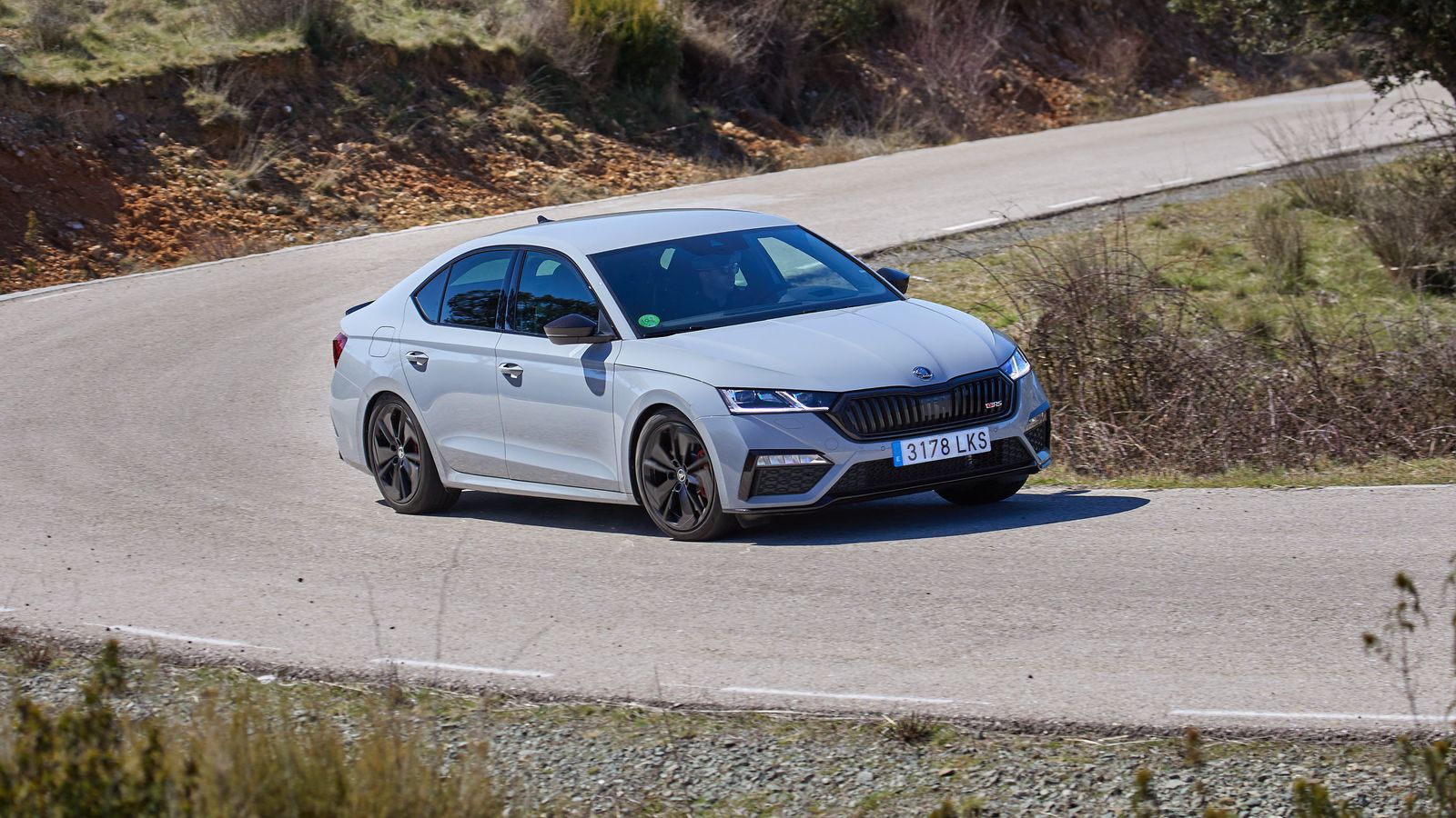 El Octavia RS se diferencia del resto de modelos por los numerosos detalles y acabados específicos.