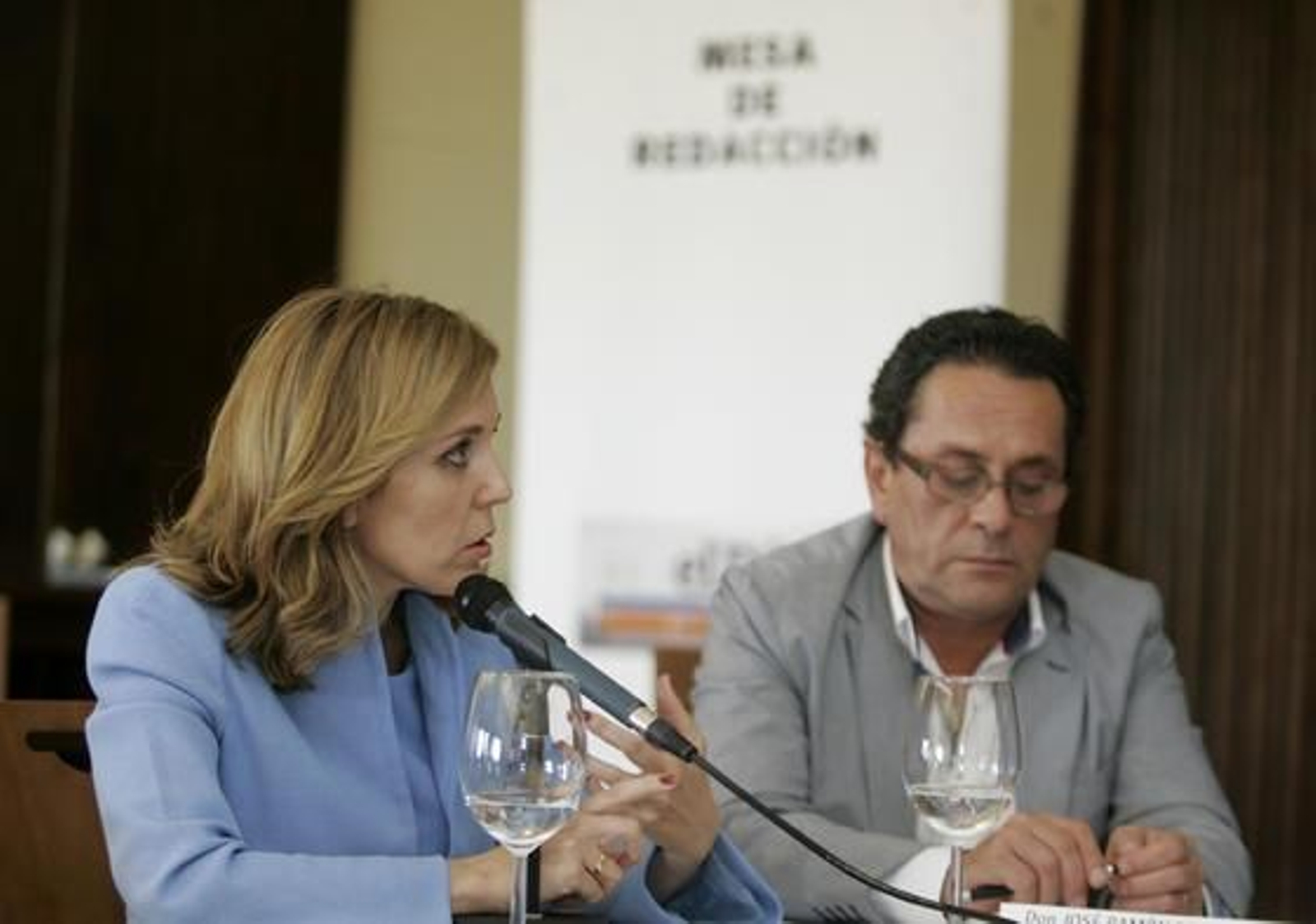 Ana Romero, directora general de calidad de la Junta y José Ramón de la Rosa Román, empresario.   Foto: José Martínez